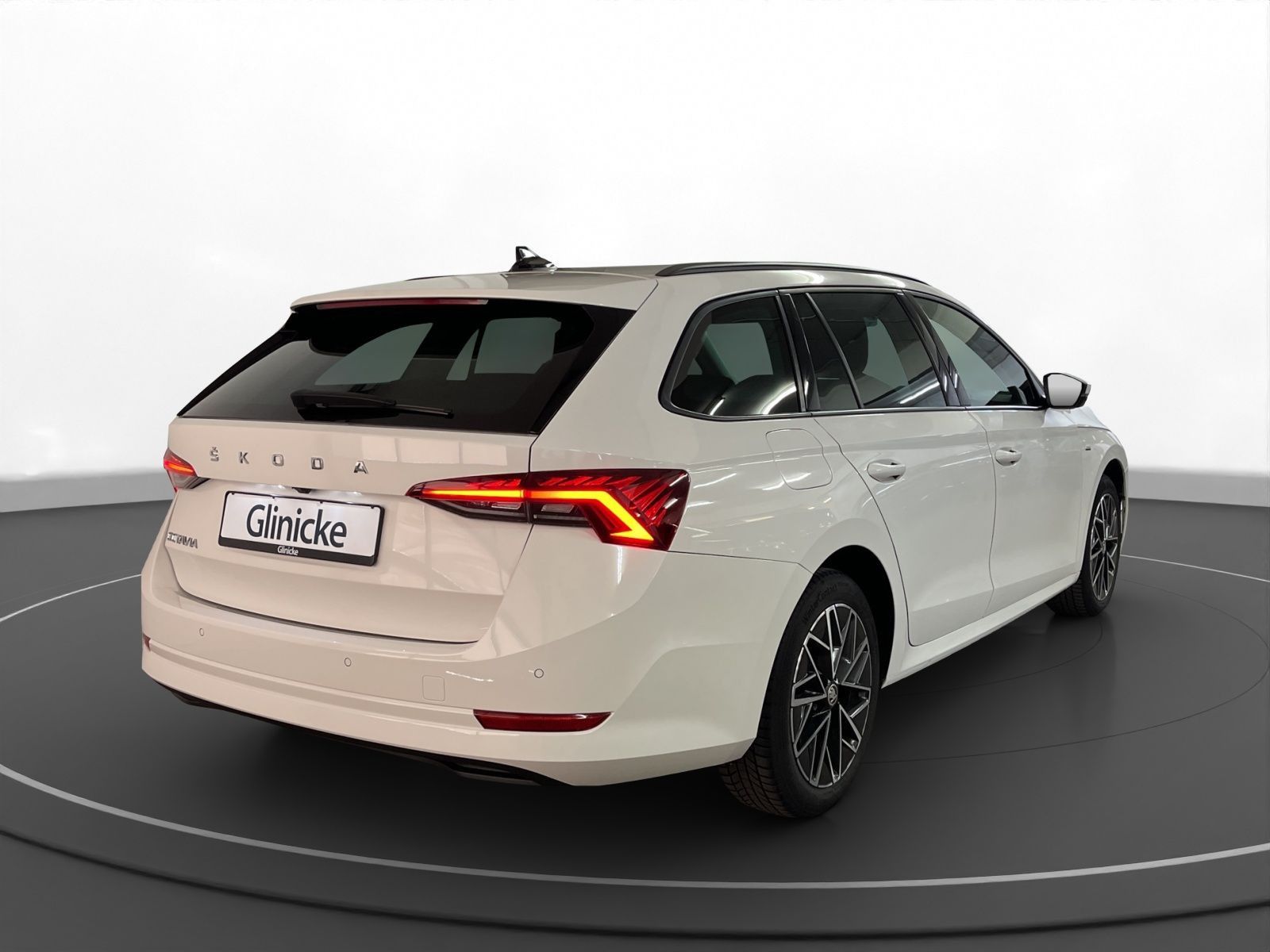 Skoda Octavia Combi 1.0 TSI Clever - Samsaru's Car Outlet