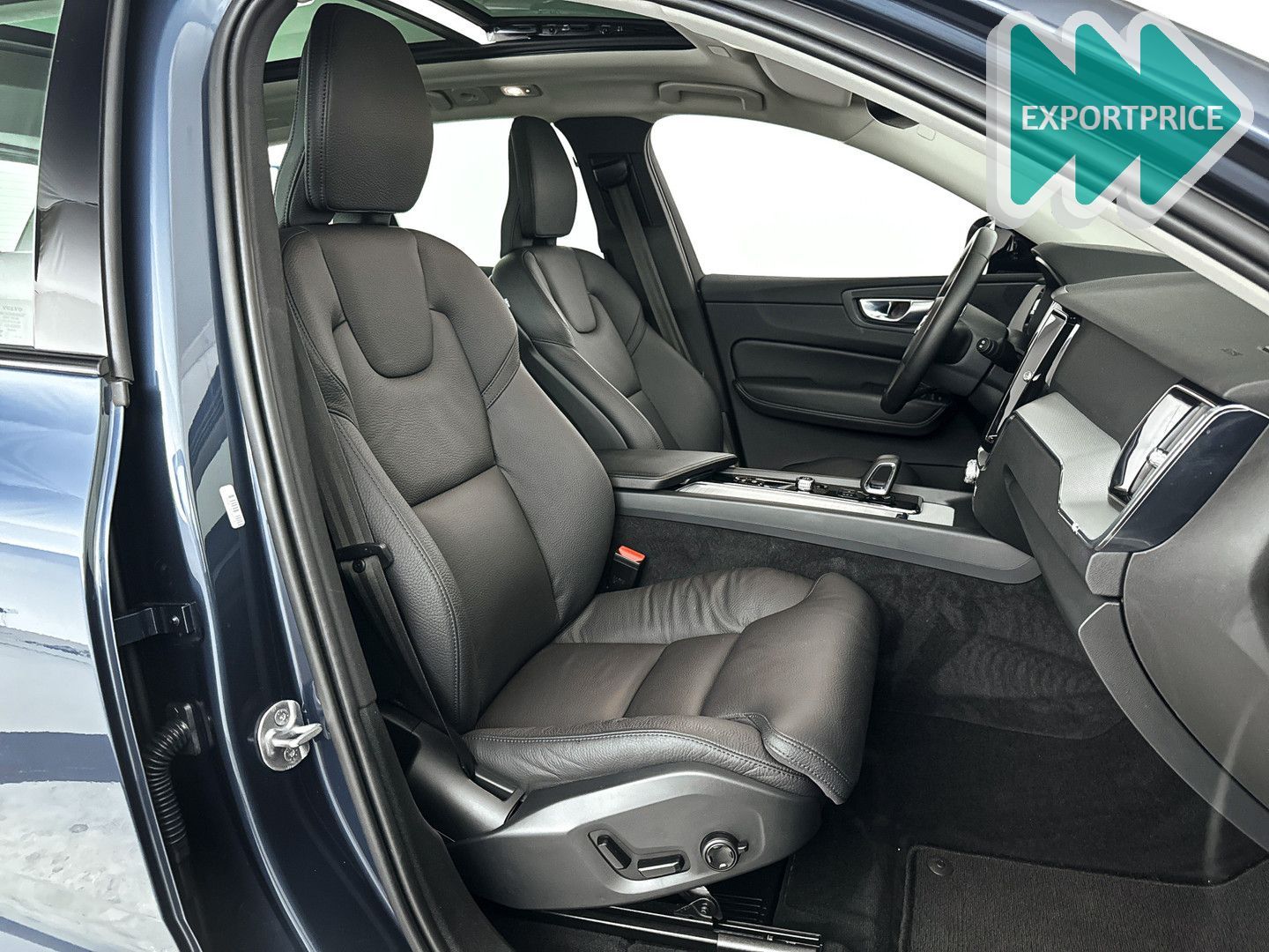 Volvo XC60 T6 Plug-in hybrid AWD Plus Dark | panorama