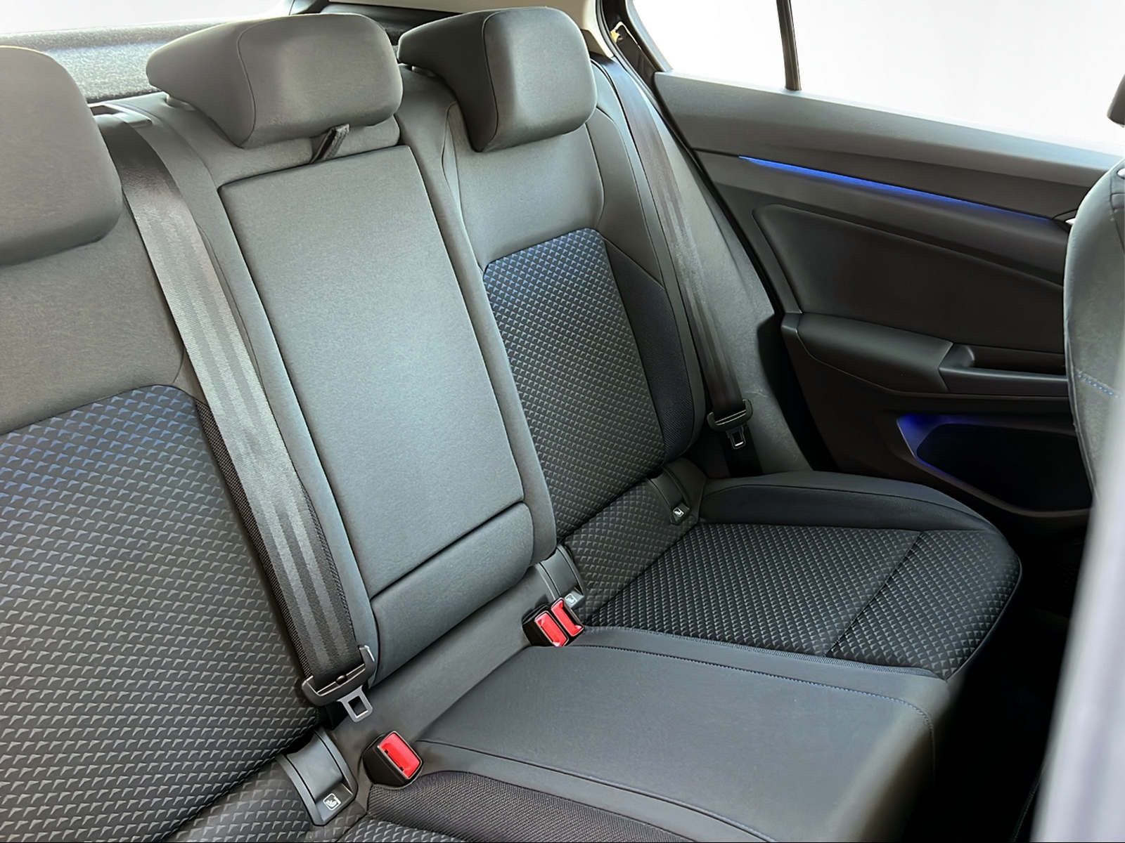Volkswagen Golf VIII 1.5 TSI United - Samsaru's Car Outlet