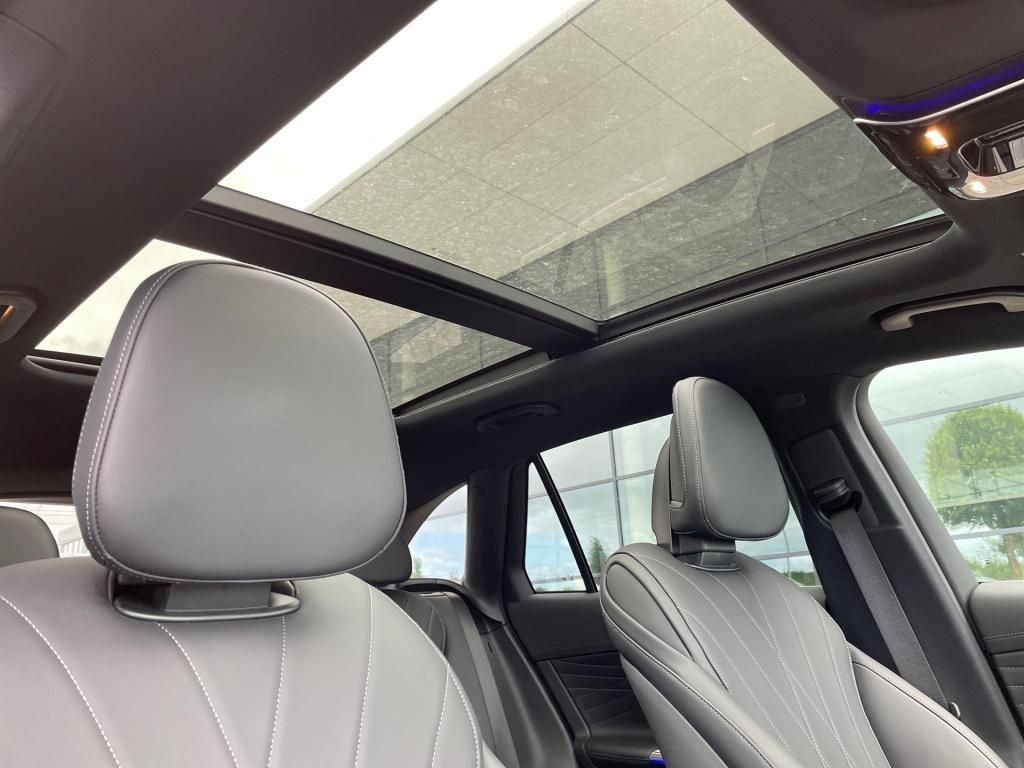 Mercedes-Benz GLC 220 d 4M AMG+AHK+Pano+Distronic+Navi+LM