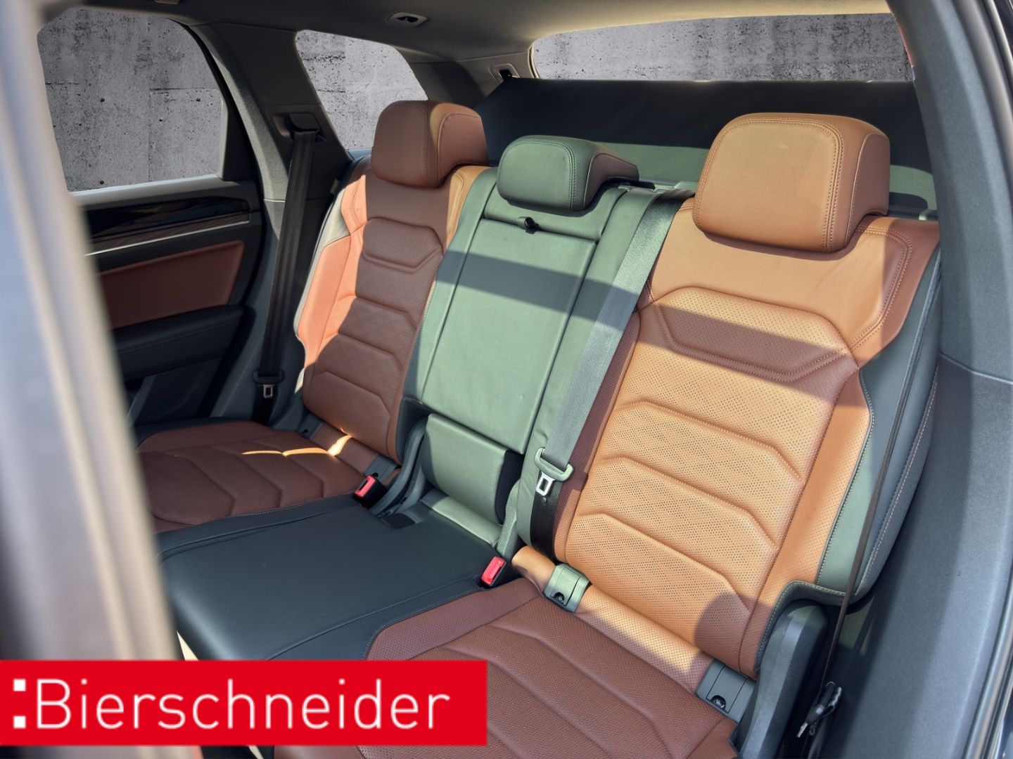 Volkswagen Touareg 3.0 TSI eHybrid 4Mo Atmosphere - Samsaru's Car Outlet