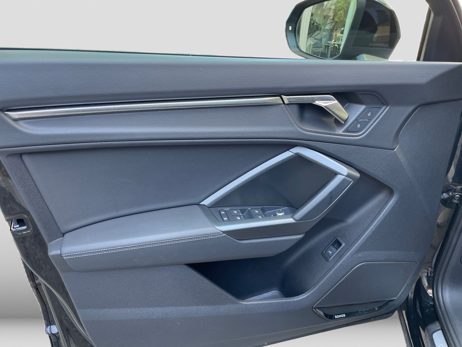Audi Q3 40TDI quattro S-line - Samsaru's Car Outlet
