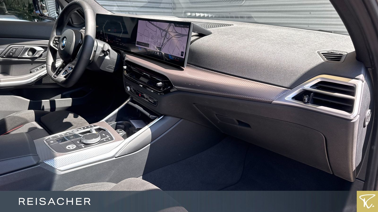 BMW 320i A M-Sport - Samsaru's Car Outlet