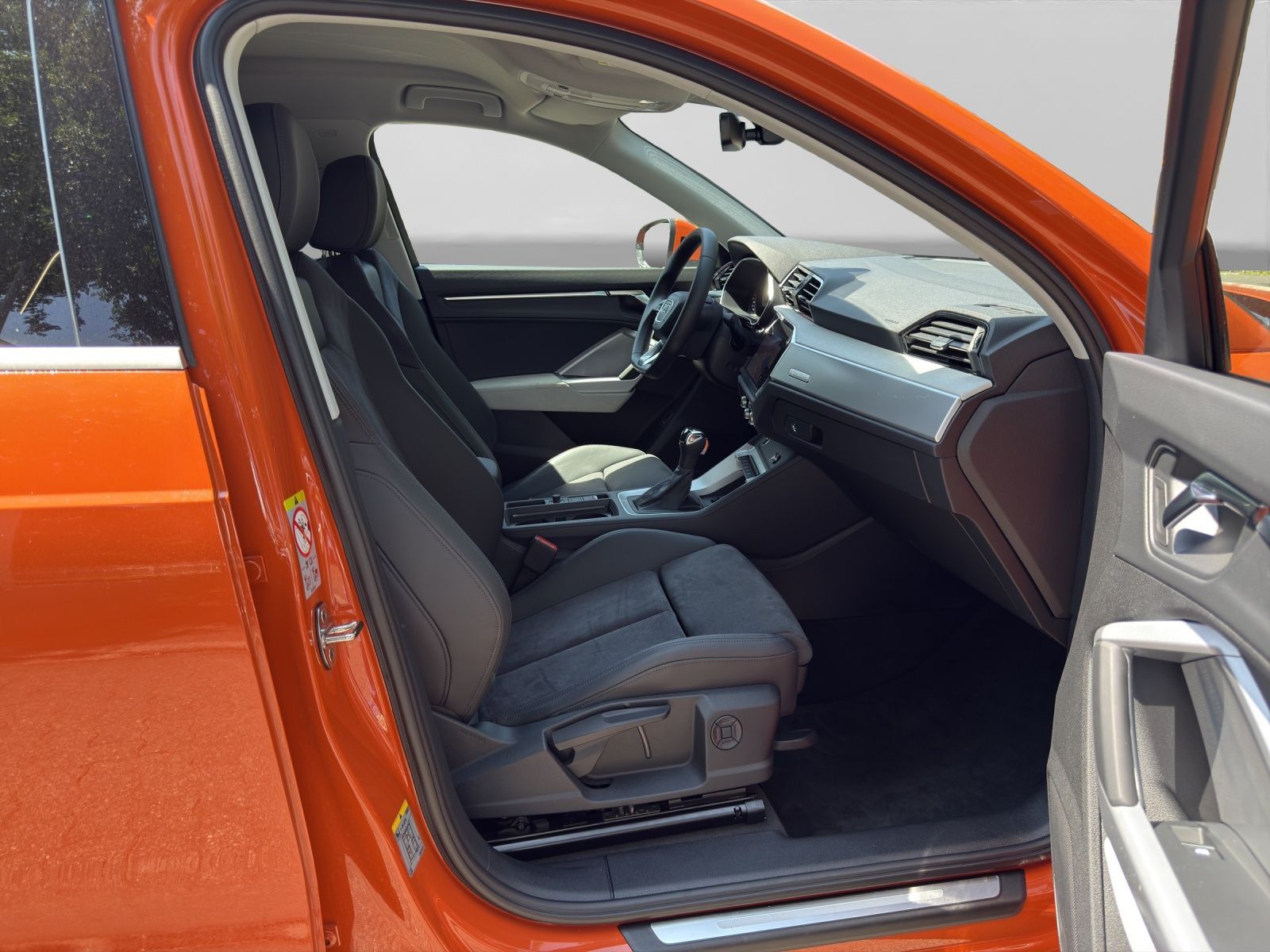Audi Q3 40 TFSI Q ADVANCED - Samsaru's Car Outlet