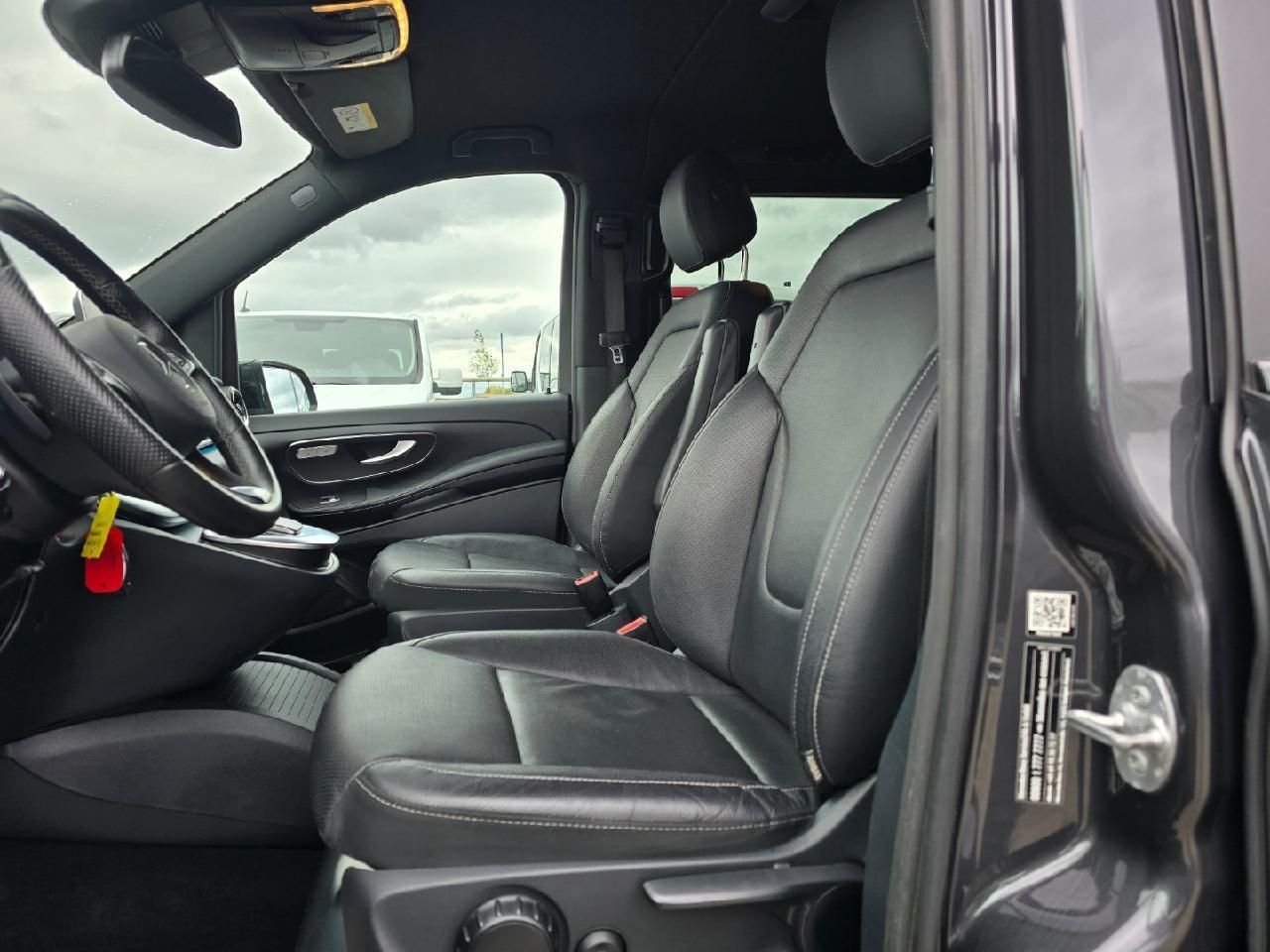 Mercedes-Benz V 300 300 d AVANTGARDE EDITION - Samsaru's Car Outlet