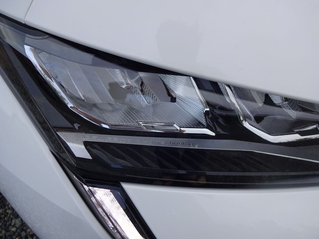 Peugeot 308 SW BlueHDi 130 EAT8 Allure Pack - Samsaru's Car Outlet