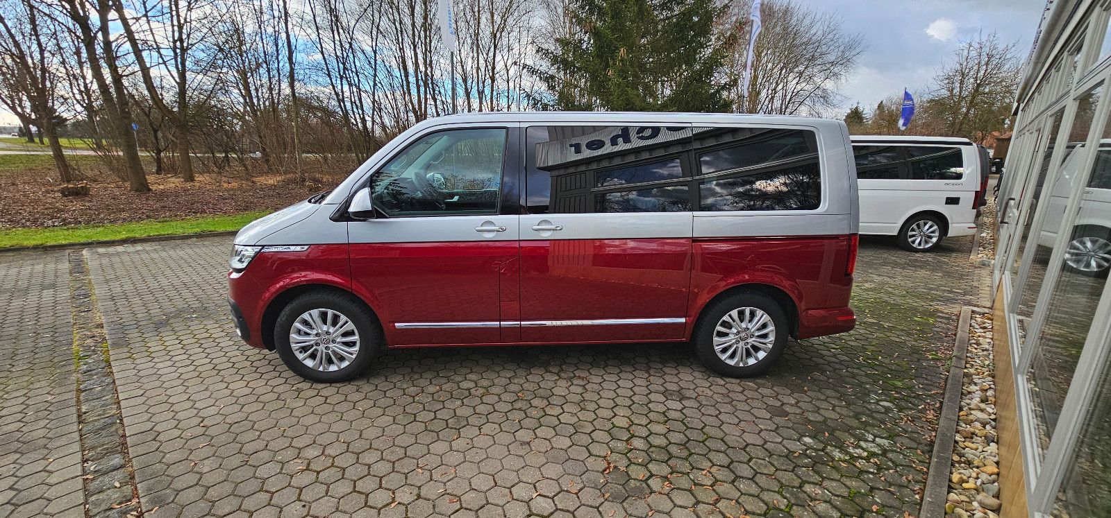 Volkswagen T6.1 Multivan Highline 2.0 TDI 204 PS 4MO DSG - Samsaru's Car Outlet