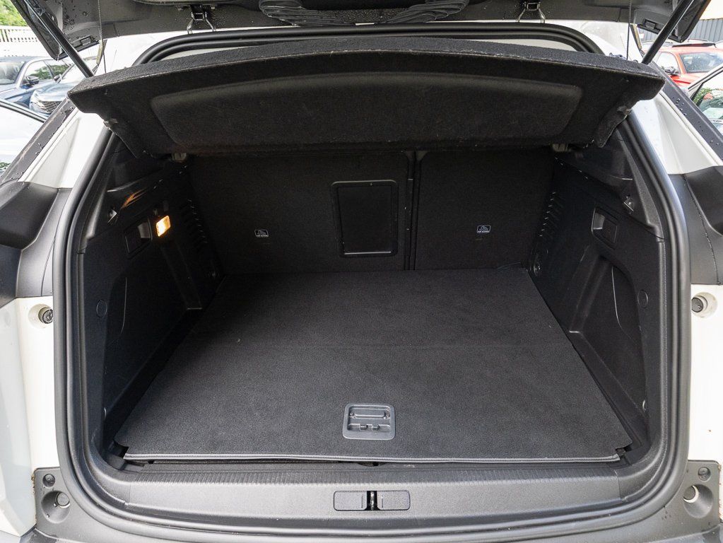 Peugeot 3008 Allure Pack HYBRID+OBC7,4kW+RKF360°+SHZ+eFH