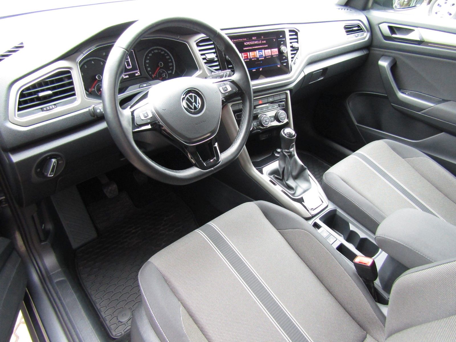 Volkswagen T-Roc 1.5 TSI Style - Samsaru's Car Outlet