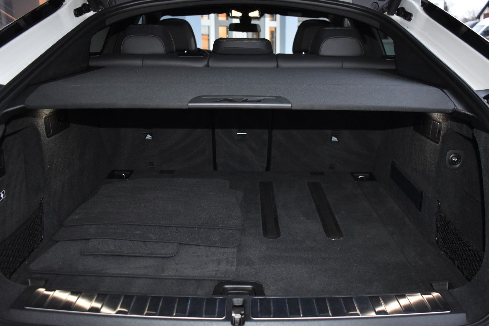 BMW X6 xDrive30d M Sport Laser Pano AHK Mild Hybrid