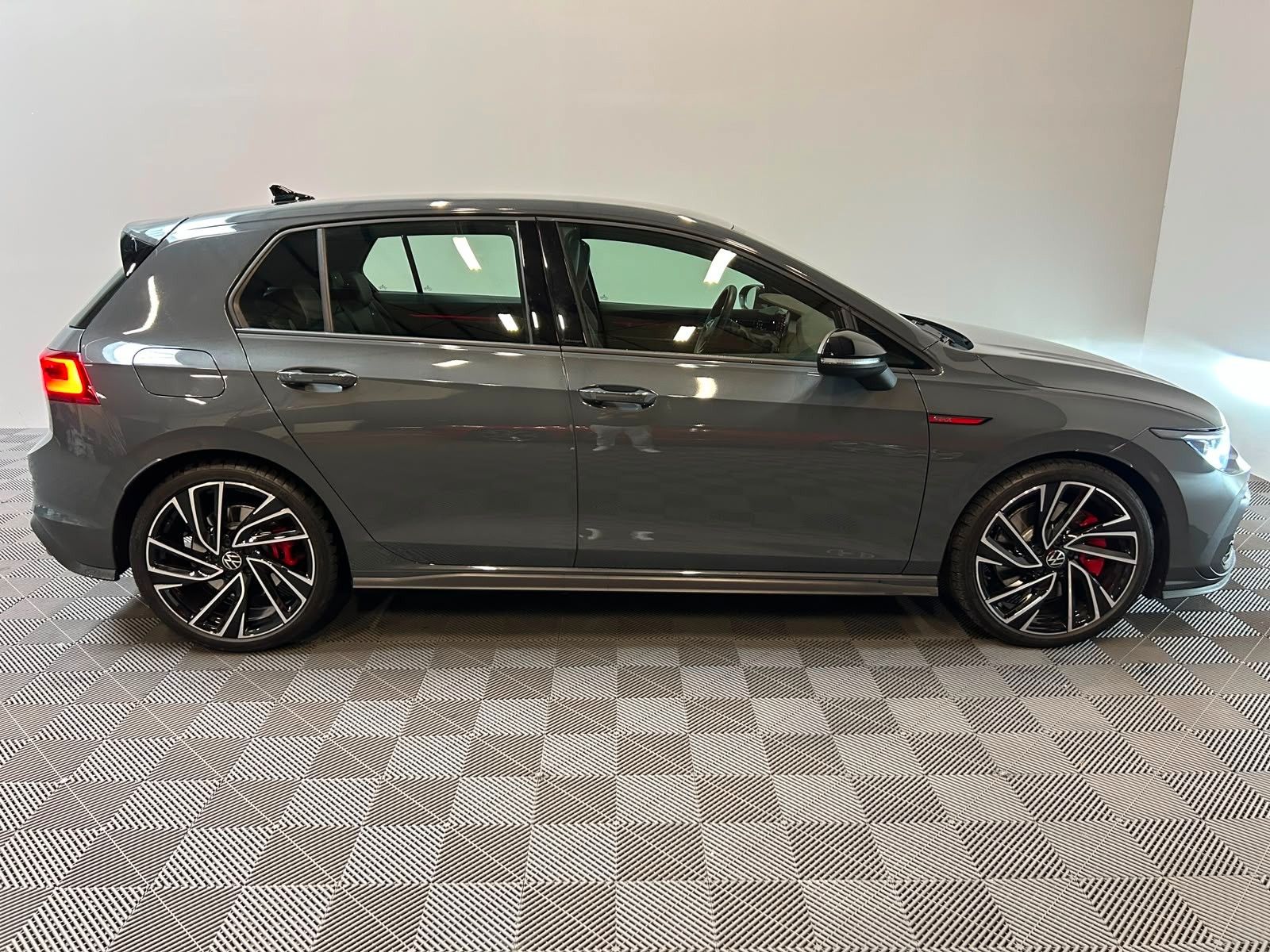 Volkswagen Golf VIII Lim. GTI  245PS *ACC-VirtCo-AHK-H&K*