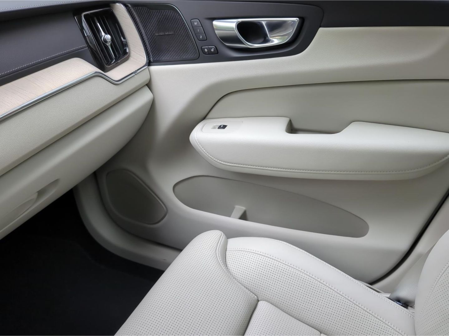 Volvo XC60 T8 Recharge Ultimate Bright *Luft*Massage*A