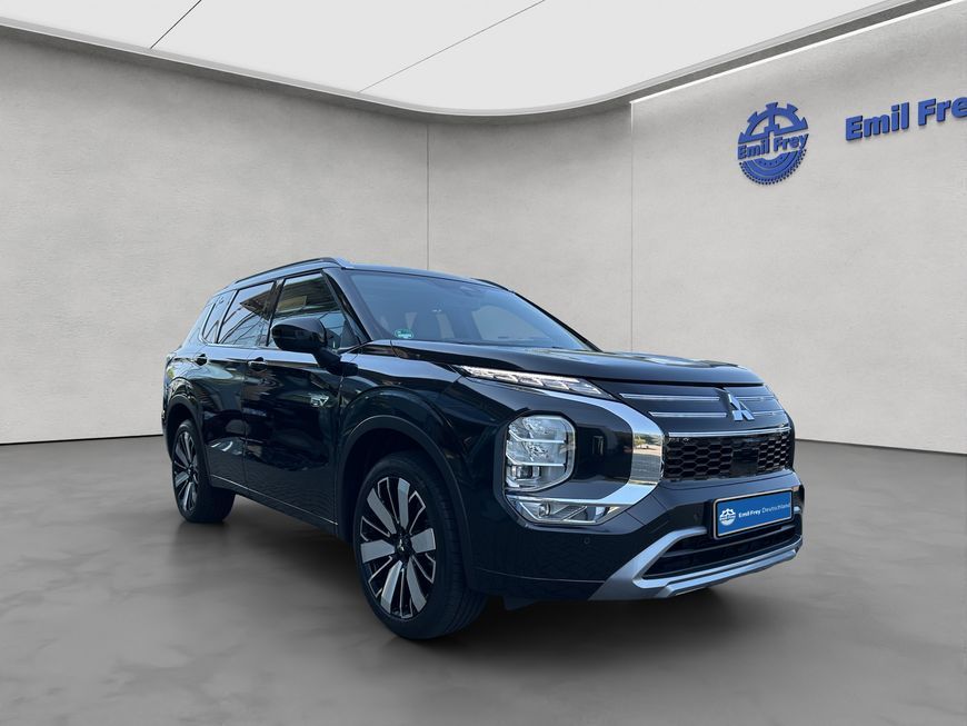 Mitsubishi Outlander 2.4 4WD Plug-In HYB TOP,360°Kam,Leder,