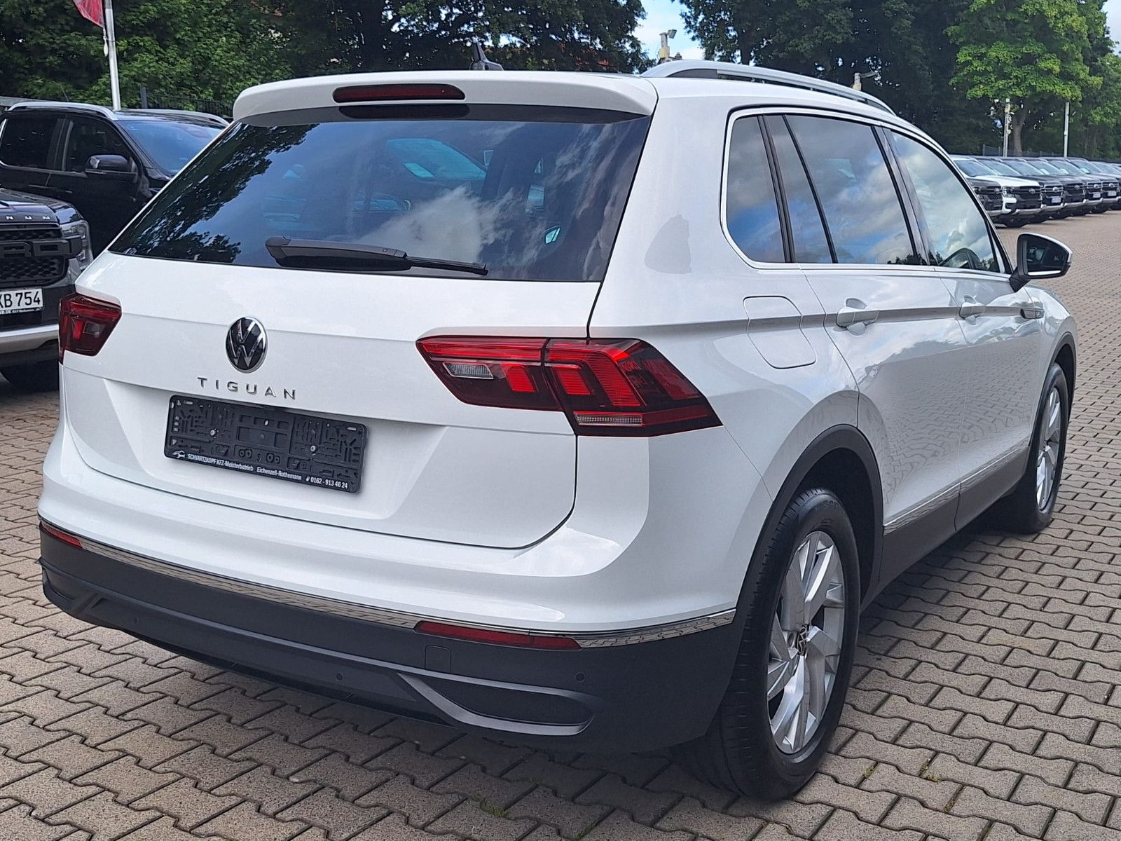 Volkswagen Tiguan 2.0 TDI United DSG - Samsaru's Car Outlet