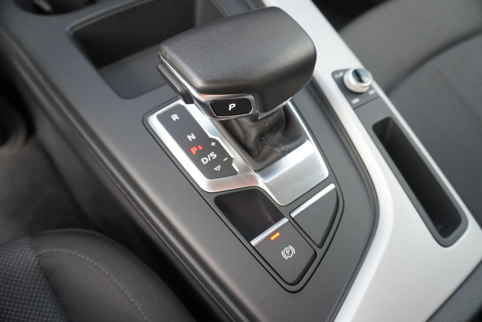 Audi A4 35 2.0 TDI Avant - Samsaru's Car Outlet