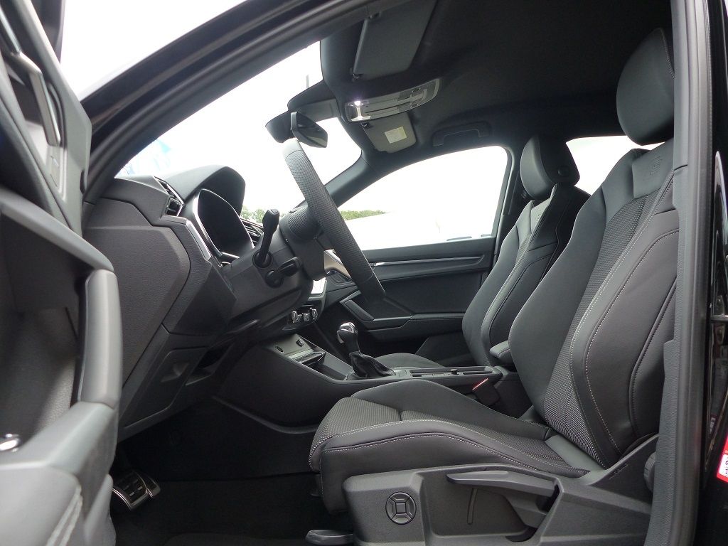 Audi Q3 40 TFSI quattro S line - Samsaru's Car Outlet