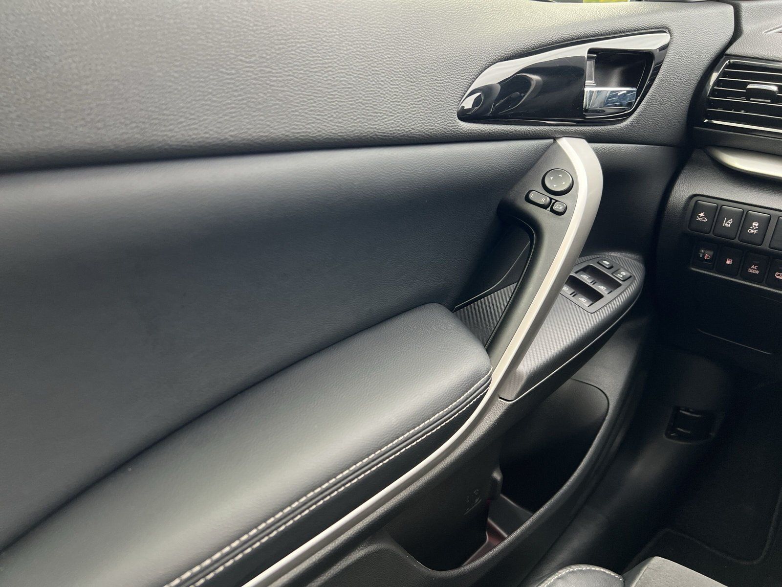 Mitsubishi Eclipse Cross Plug-In Hybrid PHEV Plus Select GJ