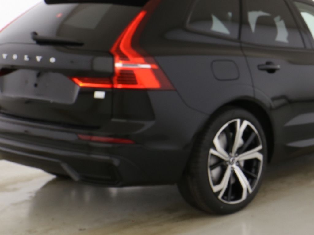 Volvo XC60 Ultra Dark Recharge Plug-In Hybrid AWD T8 T