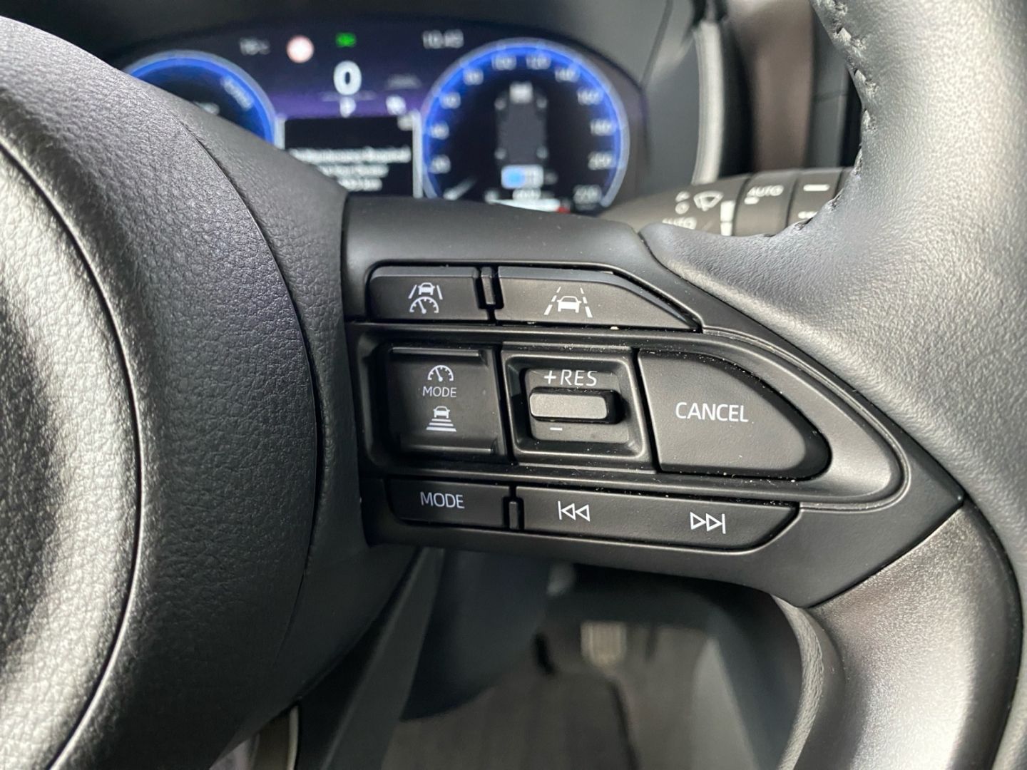 Toyota Yaris Cross Hybrid 130 1.5 Style+ *CAM*el Heck*