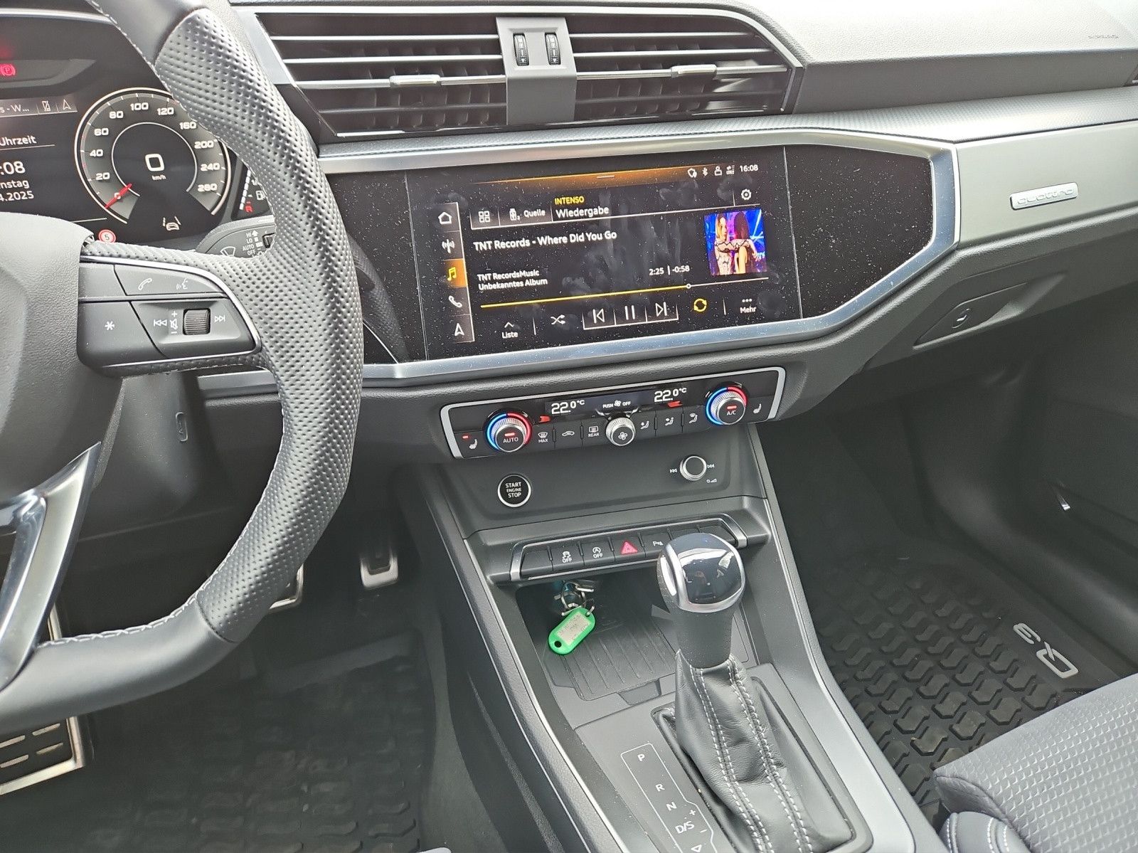 Audi Q3 40 TFSI quattro S tronic S line - Samsaru's Car Outlet