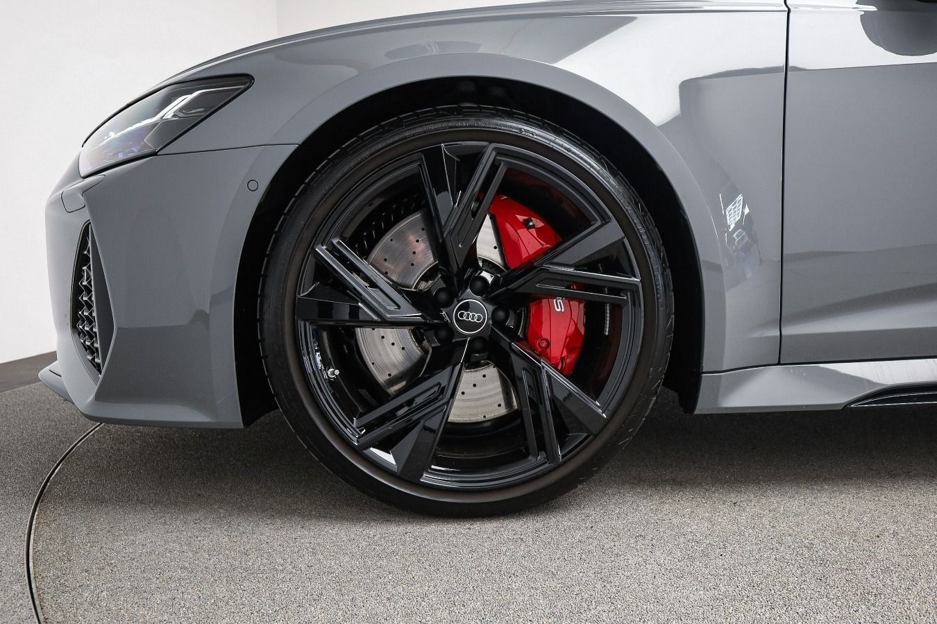 Audi RS 6 Avant*LASER*RS-AGA*280KM/H*HUD*AHK*PANO*OPT