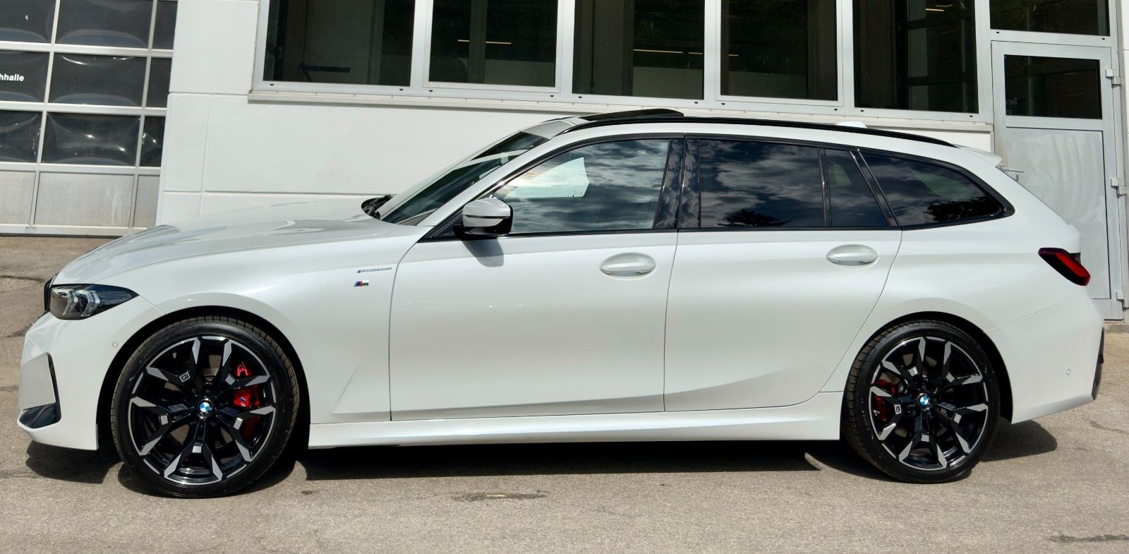 BMW 320d xDrive Touring M Sport Pro AHK|Pano|NP82800