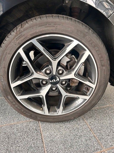 Kia Ceed 1.5 T Spirit - Samsaru's Car Outlet