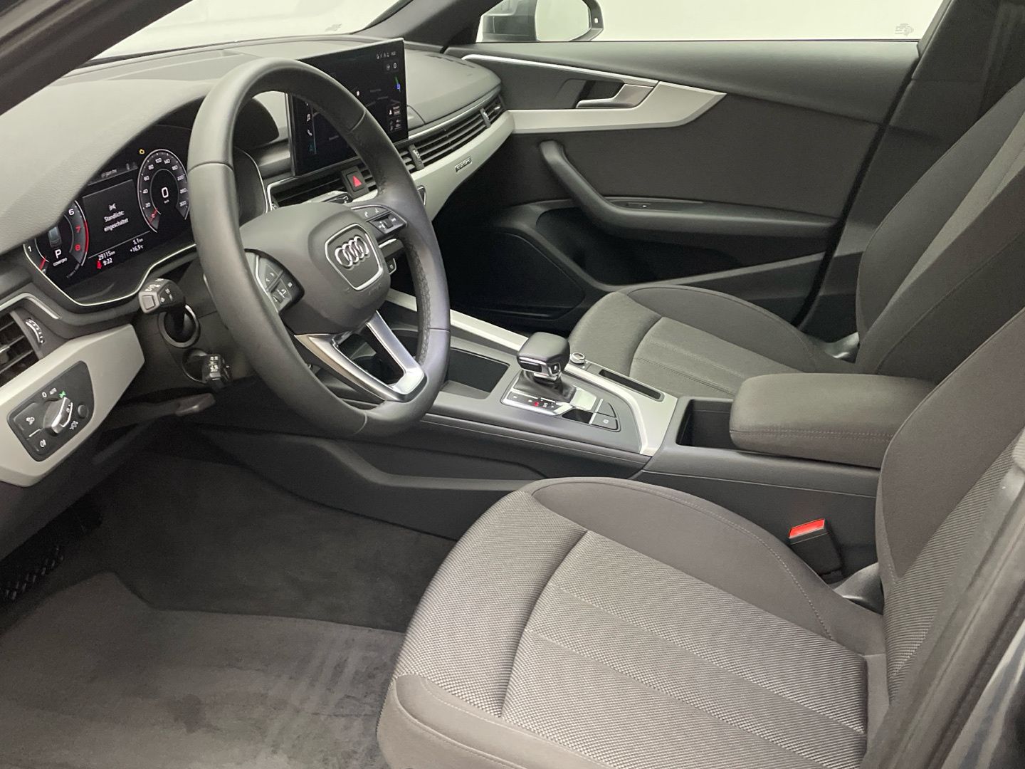 Audi A4 Avant 45 TFSI quattro S line - Samsaru's Car Outlet