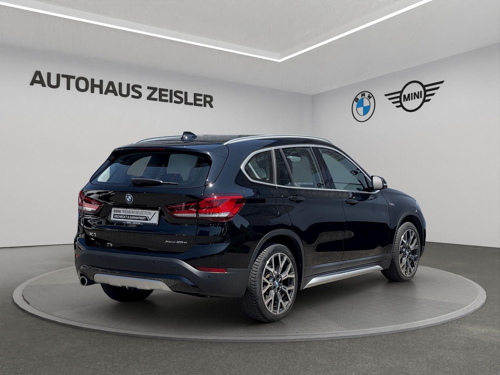 BMW X1 xDrive25e xLine - Samsaru's Car Outlet