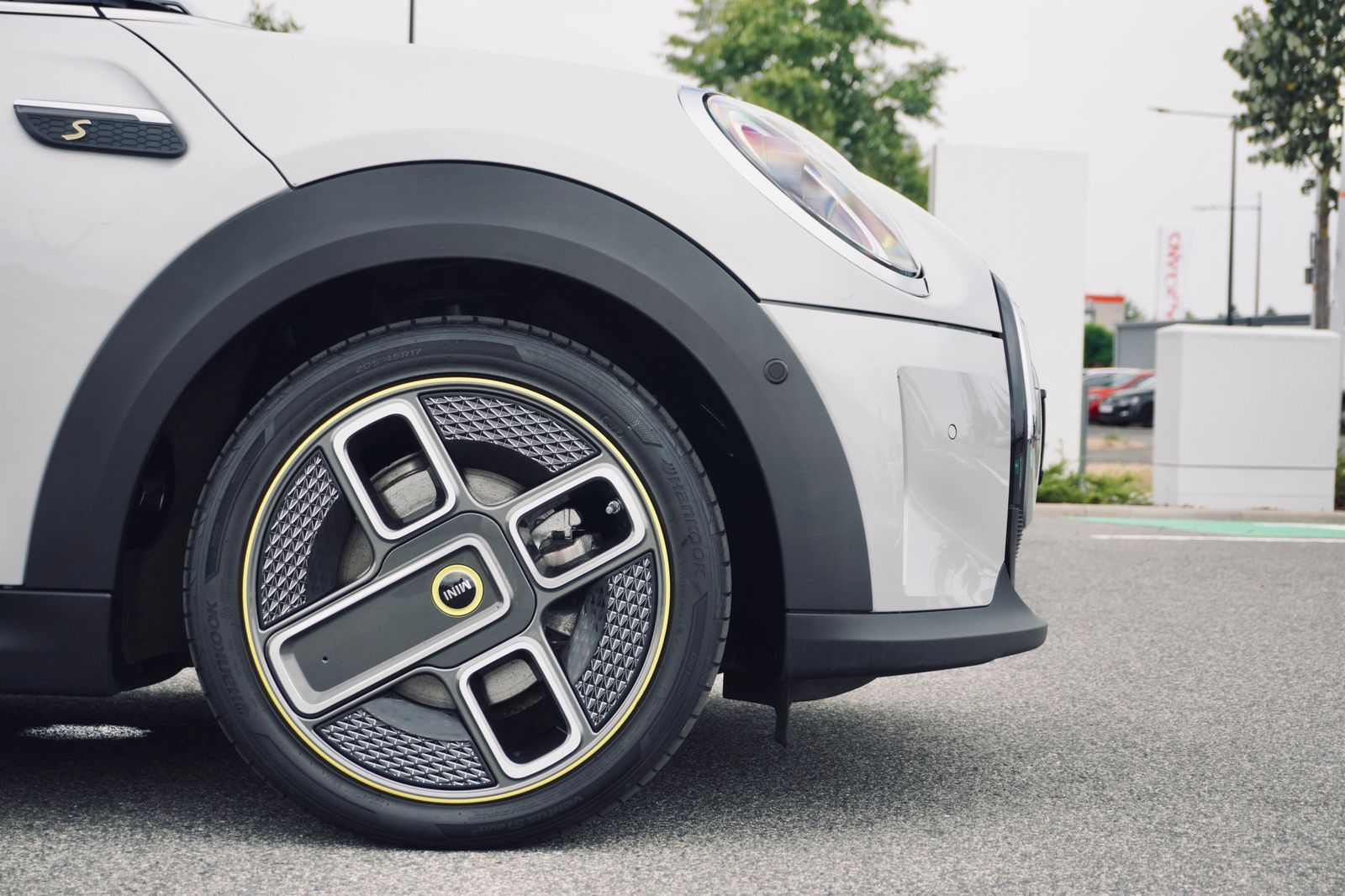 MINI Cooper SE Hatch - Samsaru's Car Outlet