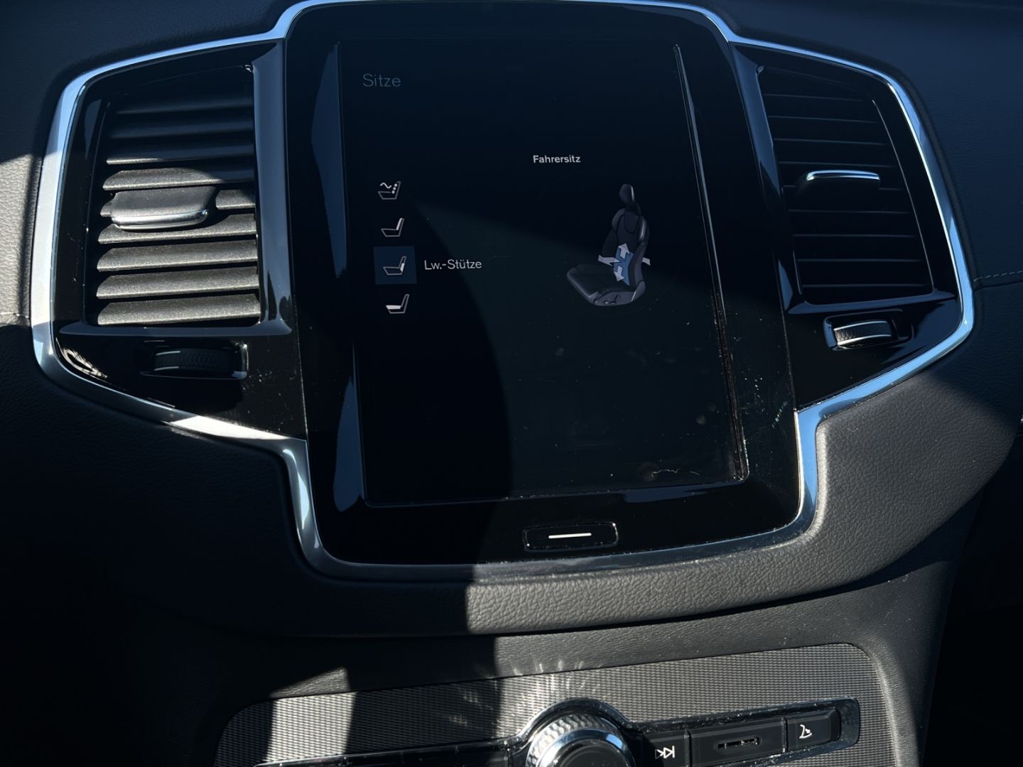 Volvo XC90 B5 D AWD R-Design 4ZKlima MassageSitze