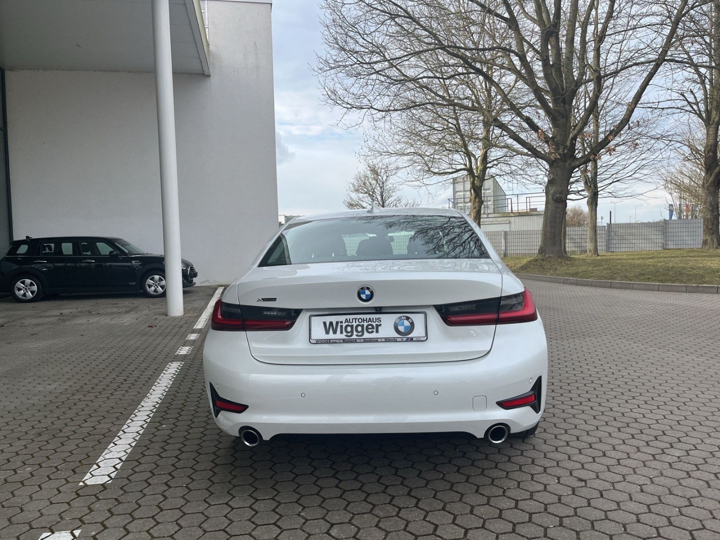 BMW 320 d Sport Line xDrive Limousine/Panodach/Navi