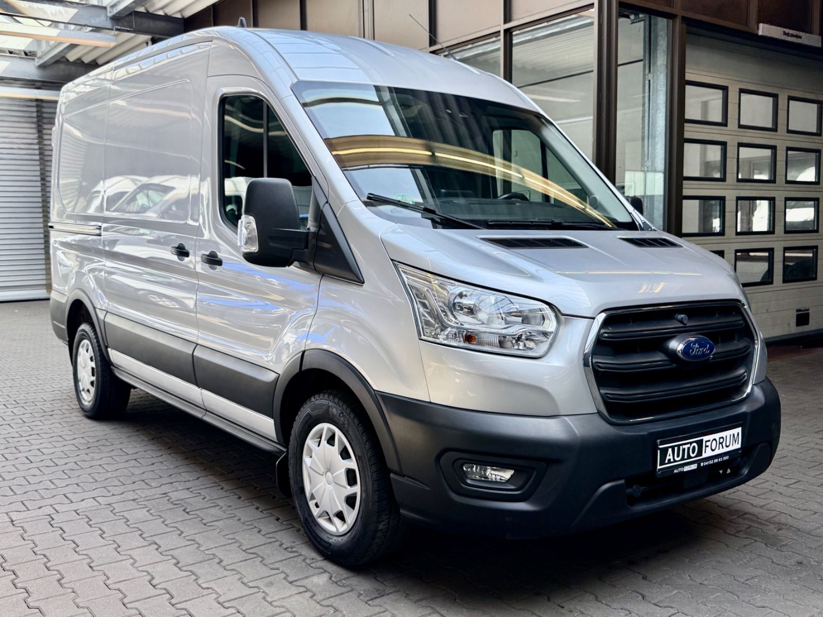 Ford Transit 2.0 D L2H2 AUTOMATIK AHK STANDHEIZG NAVI