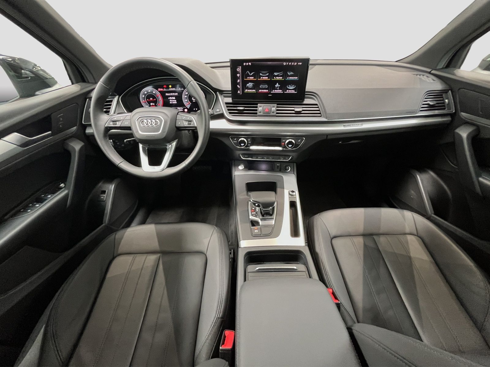 Audi Q5 advanced 40 TFSI quattro - Samsaru's Car Outlet
