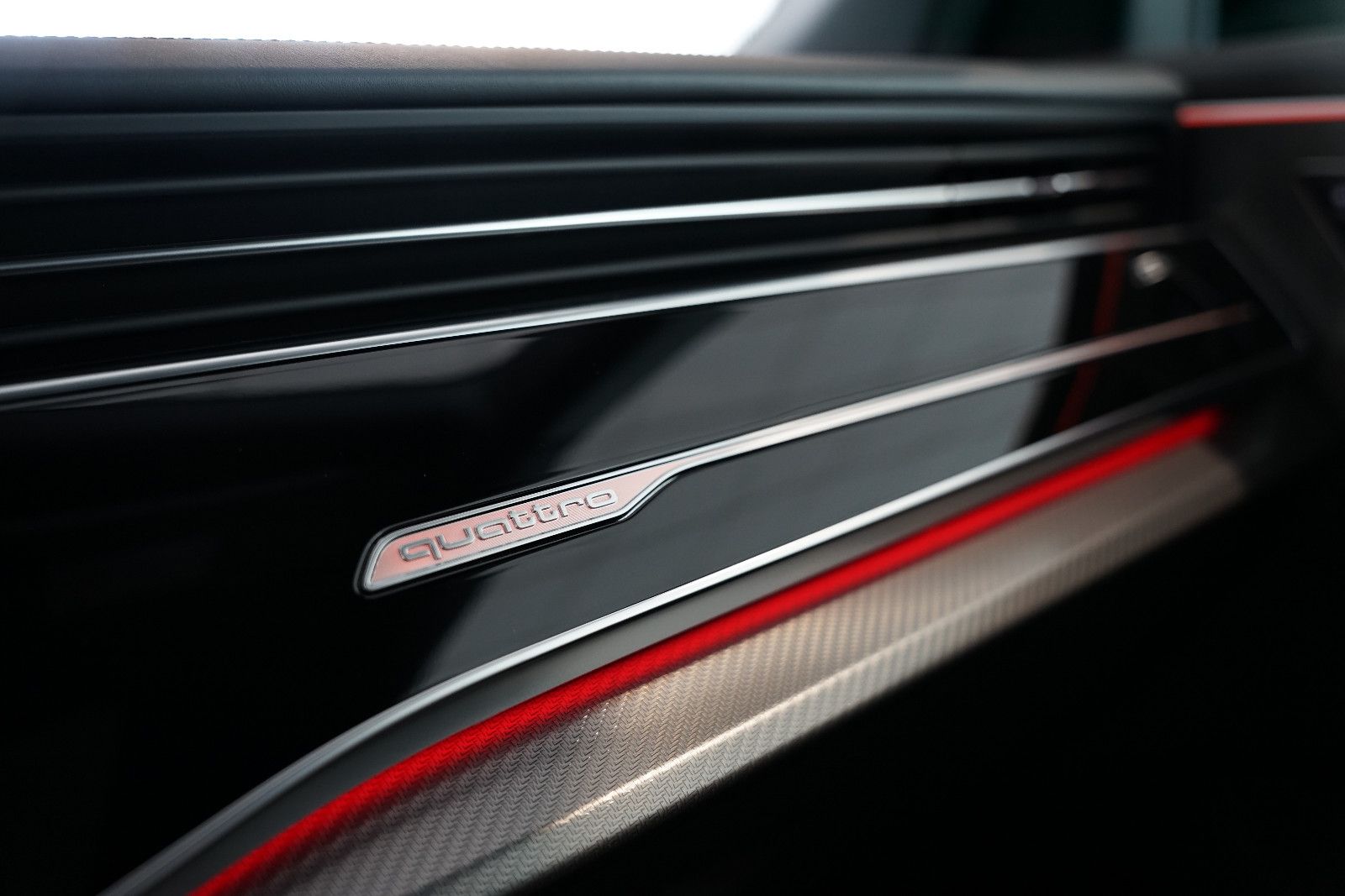 Audi RSQ8 | HuD | Keramik | Pano | 305 km/h | 23"