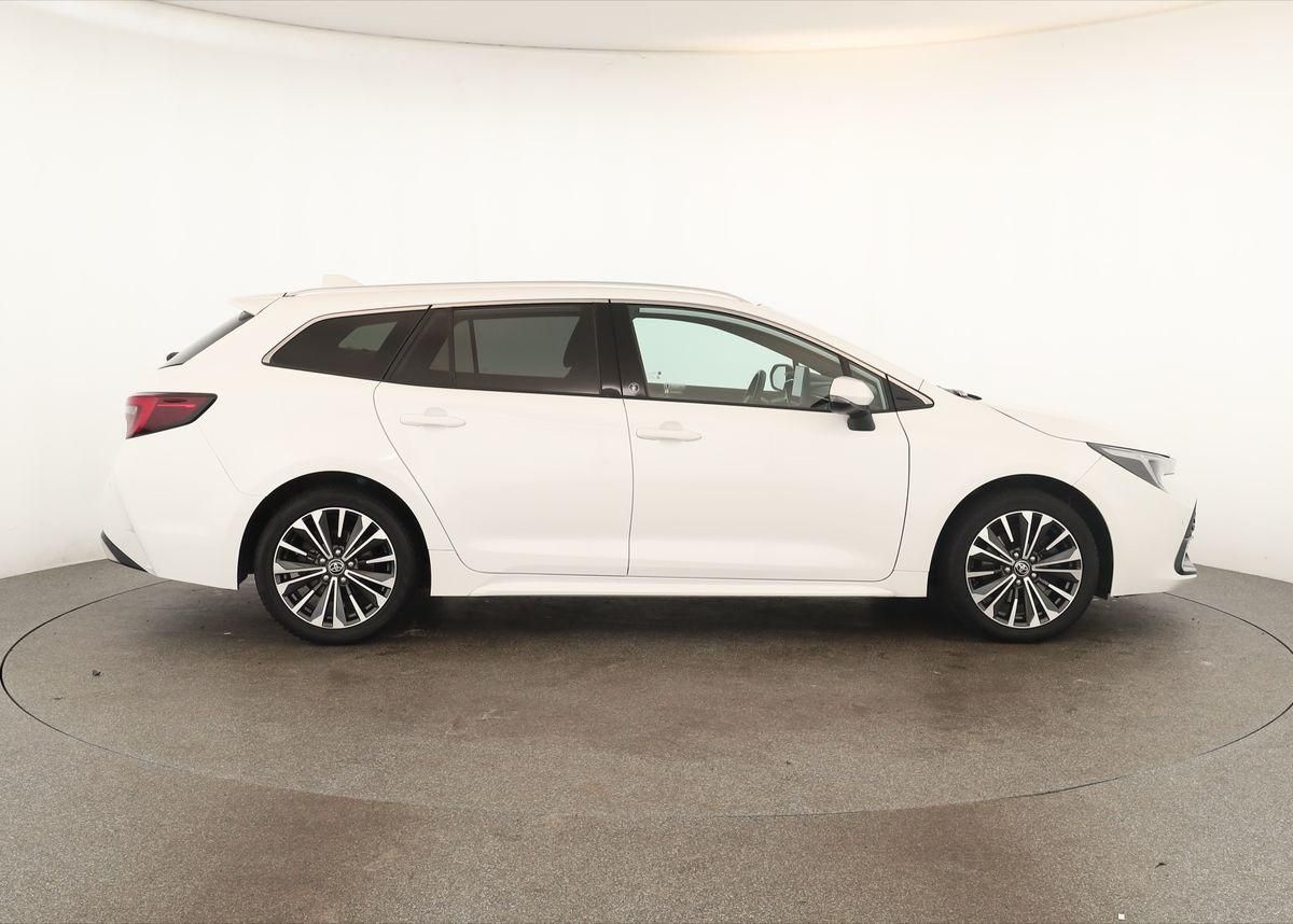 Toyota Corolla Touring Sports 2.0 CVT Team D Navi Kam