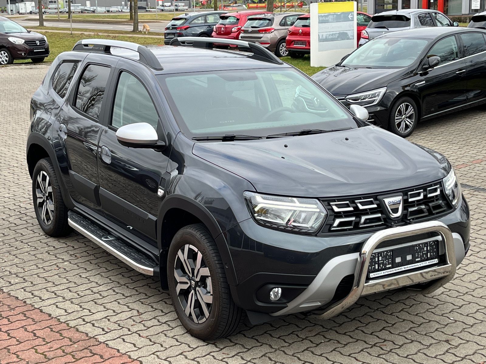 Dacia Duster TCe100 Prestige - Samsaru's Car Outlet