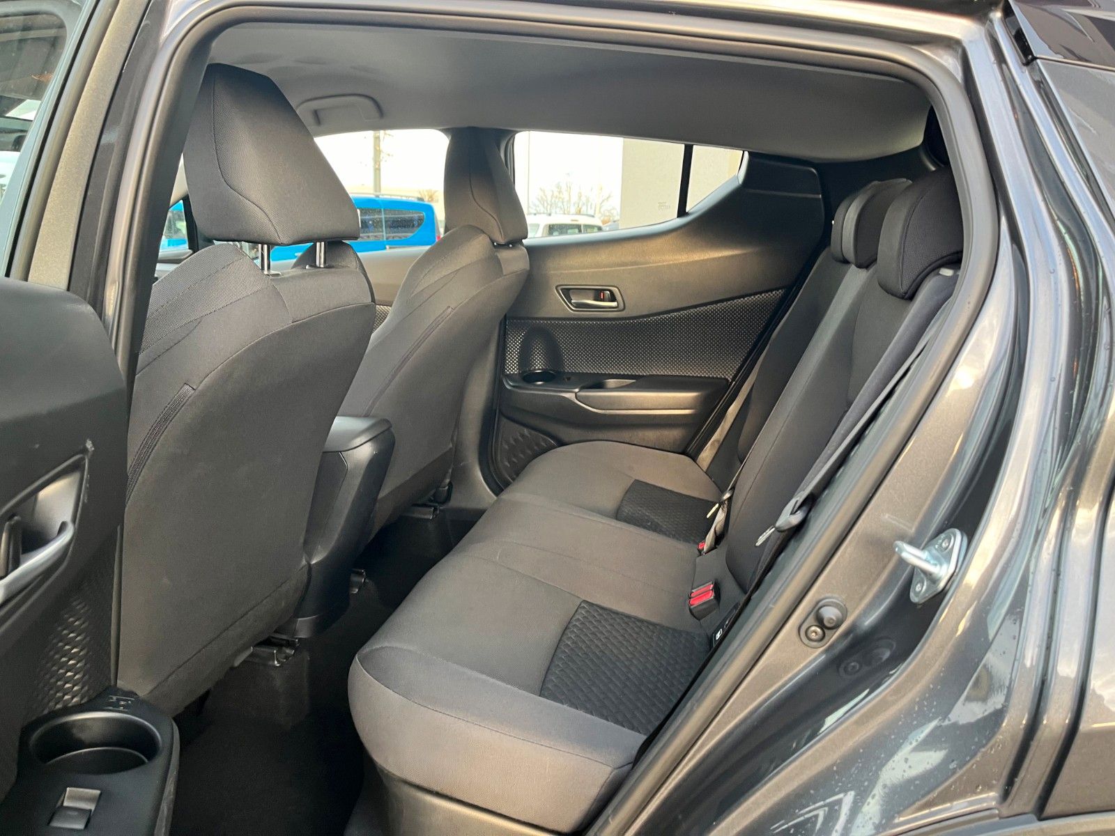 Toyota C-HR 1.8l VVT-i Hybrid - Samsaru's Car Outlet