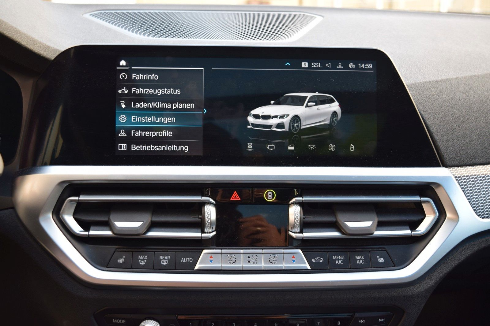 BMW 330e Touring xDrive MSport - Samsaru's Car Outlet