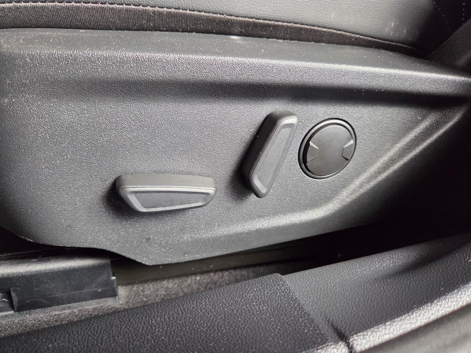 Ford Focus Turnier Active X+ AHK ABNEHMBAR+PANORAMADA