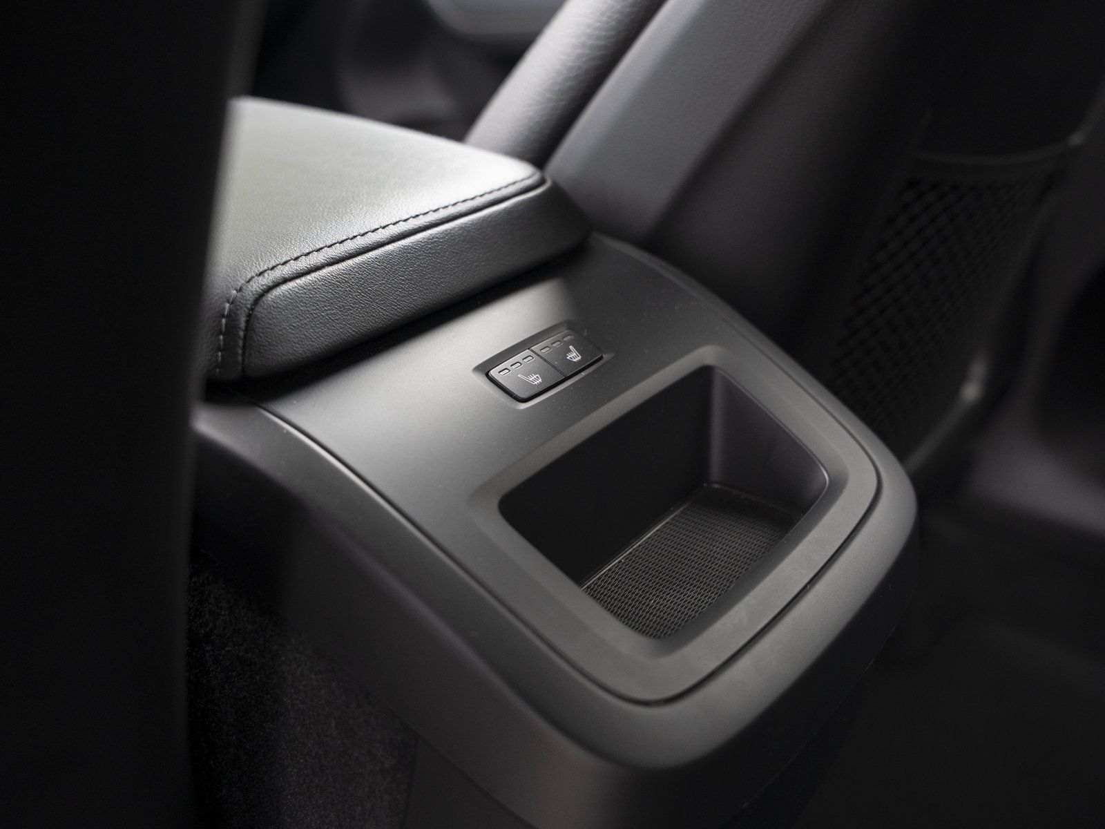 Volvo XC 60 B4 AWD Plus Dark