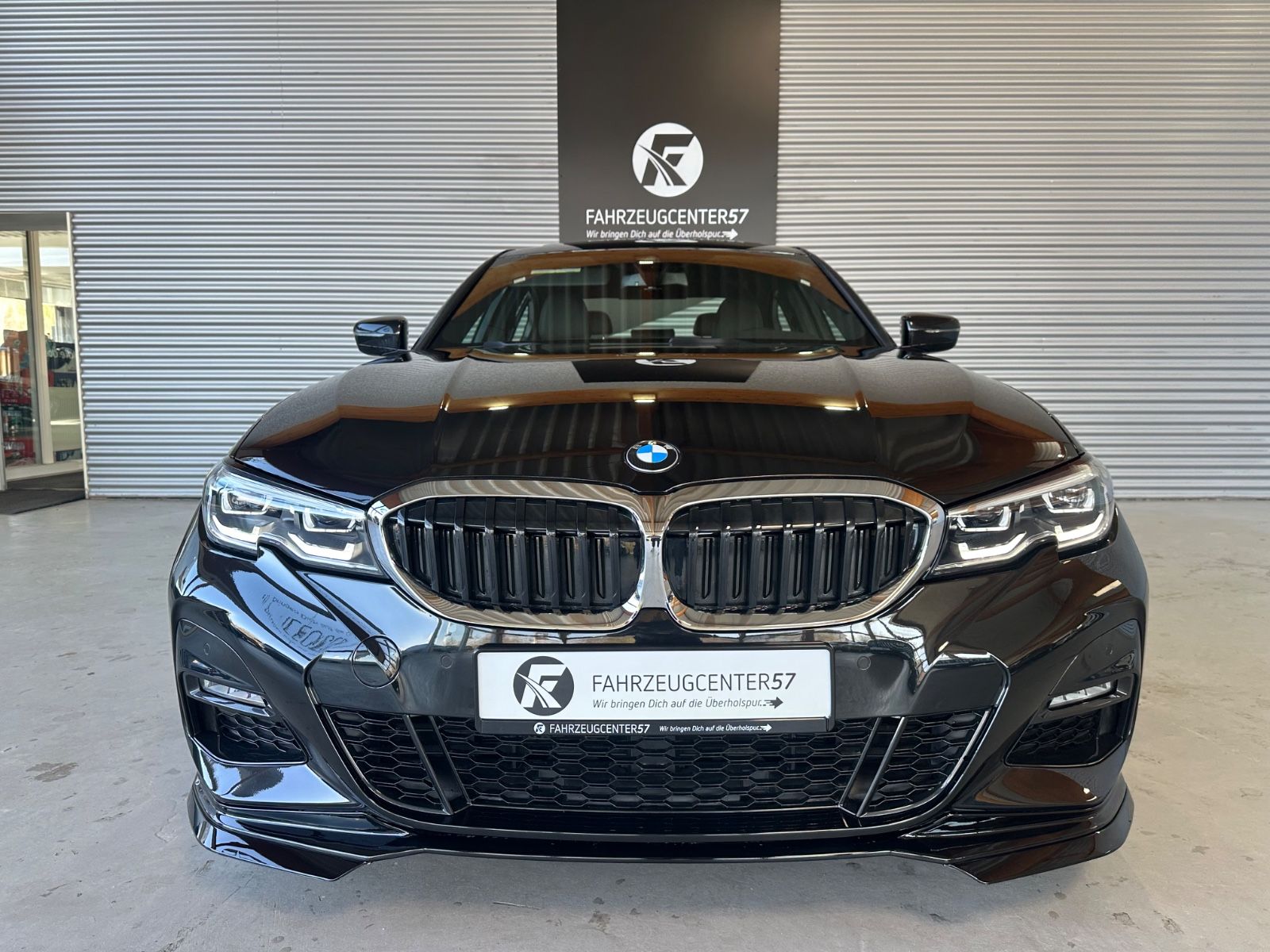 BMW 330i M-PERFORMANCE - Samsaru's Car Outlet