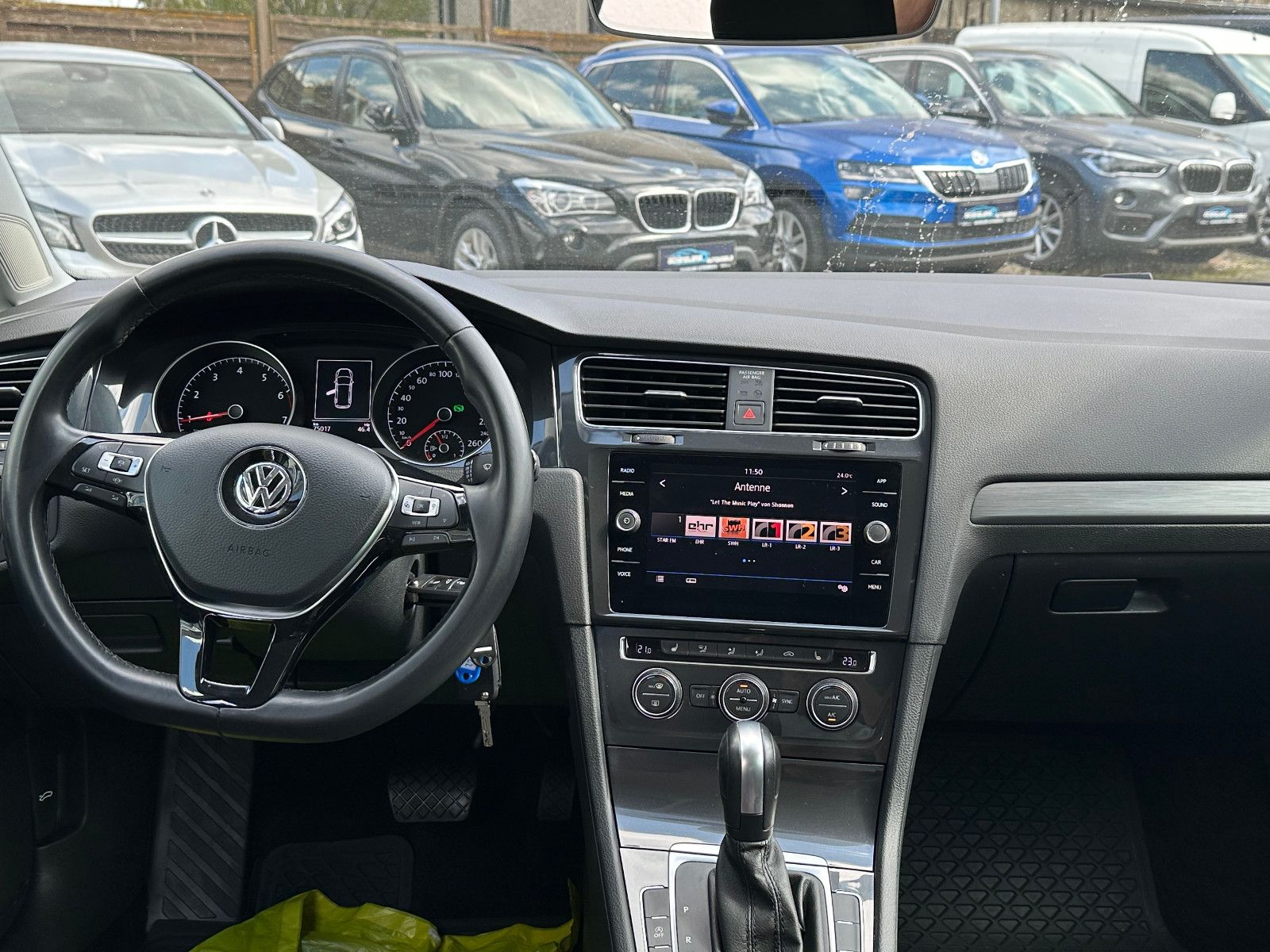 Volkswagen Golf VII Variant Comfortline DSG - Samsaru's Car Outlet