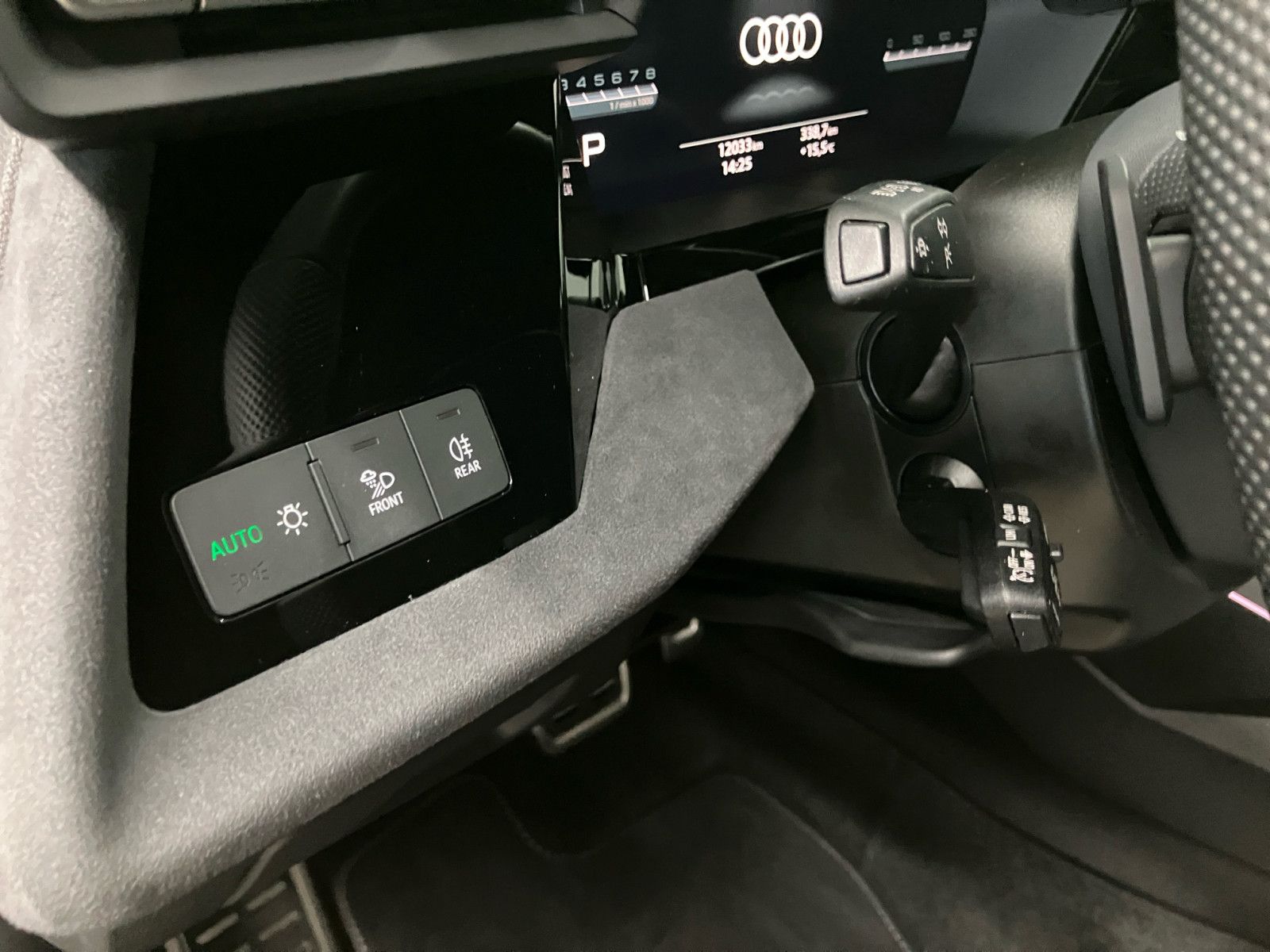 Audi A3 Limousine 35 TFSI S line - Samsaru's Car Outlet