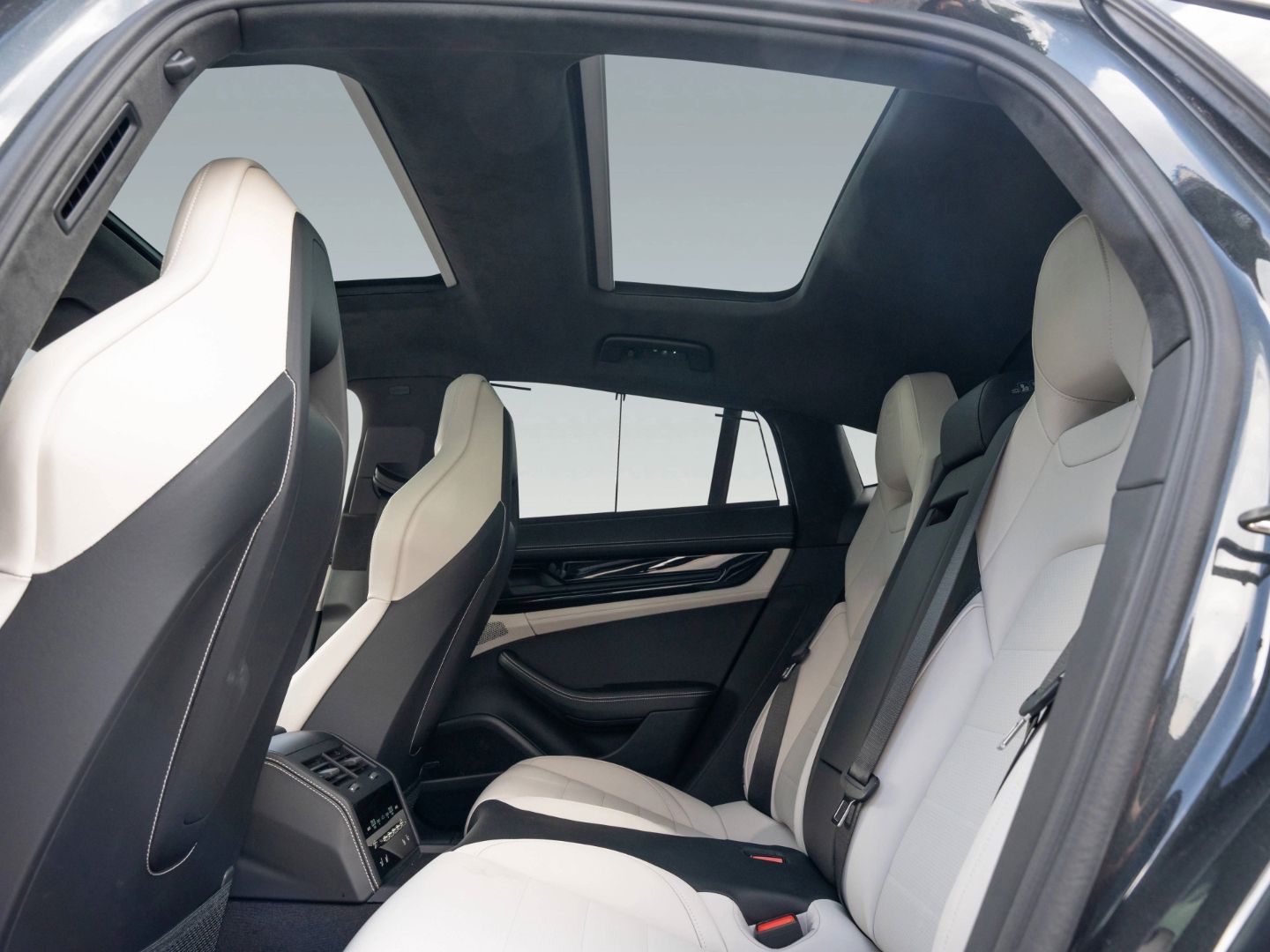 Porsche Panamera Turbo E-Hybrid Surround View Nachtsicht