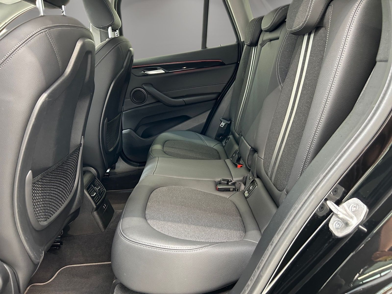 BMW X1 xDrive20i Sport Line - Samsaru's Car Outlet