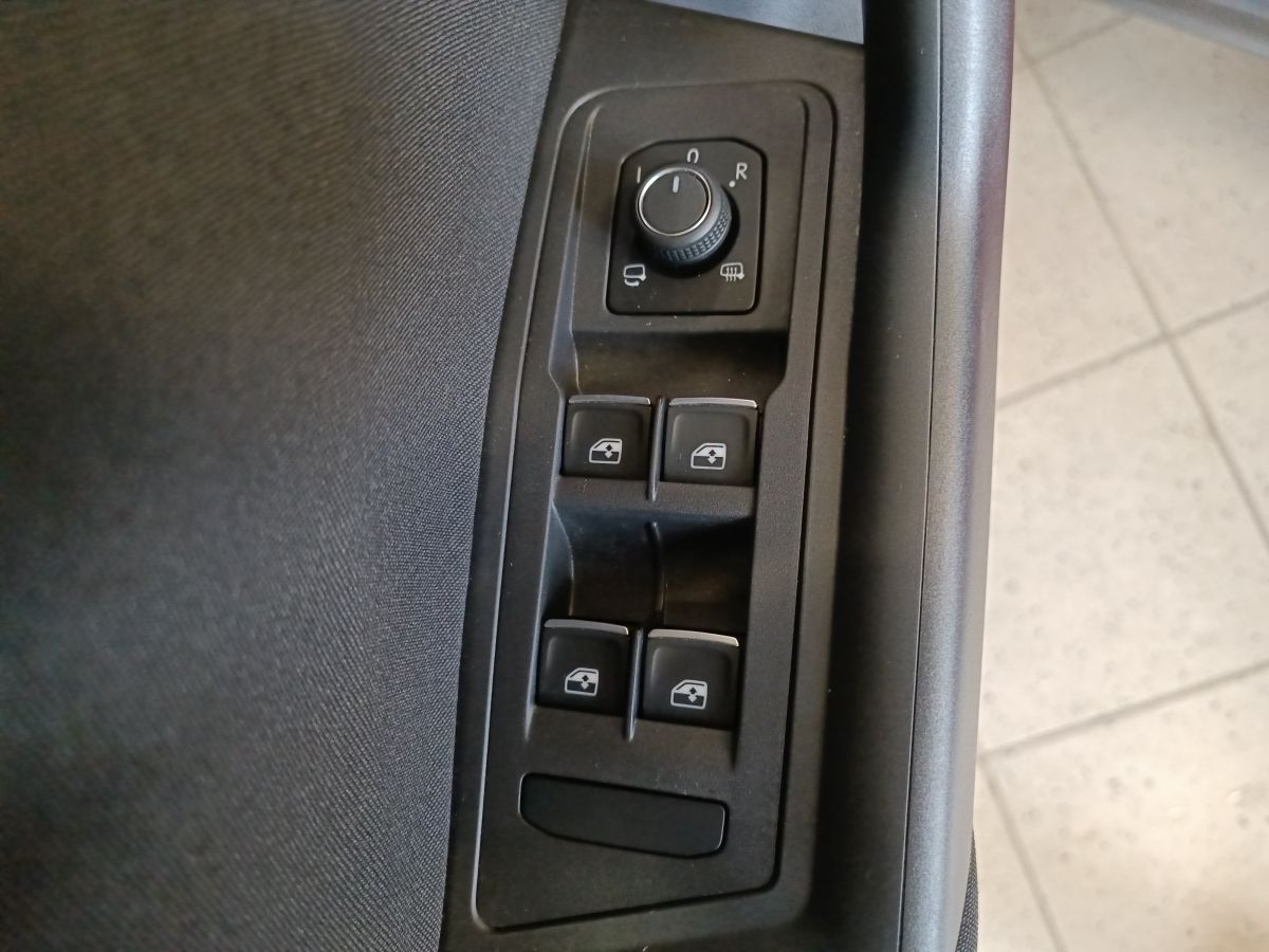 Volkswagen T-Roc Active DSG - Samsaru's Car Outlet