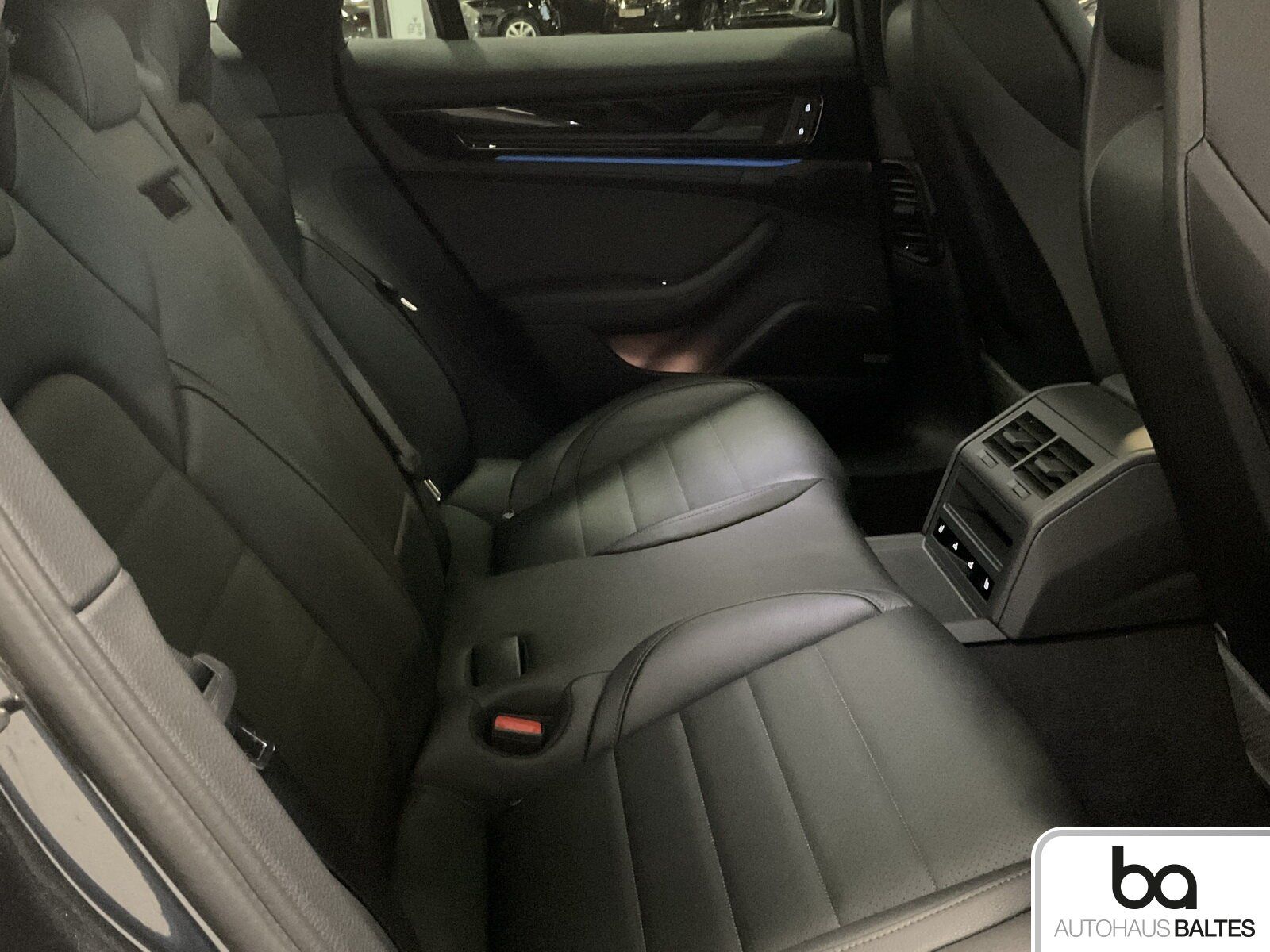 Porsche Panamera 4 Pano/Luft/Inno/4+1/Spur/BeiDis/AHK