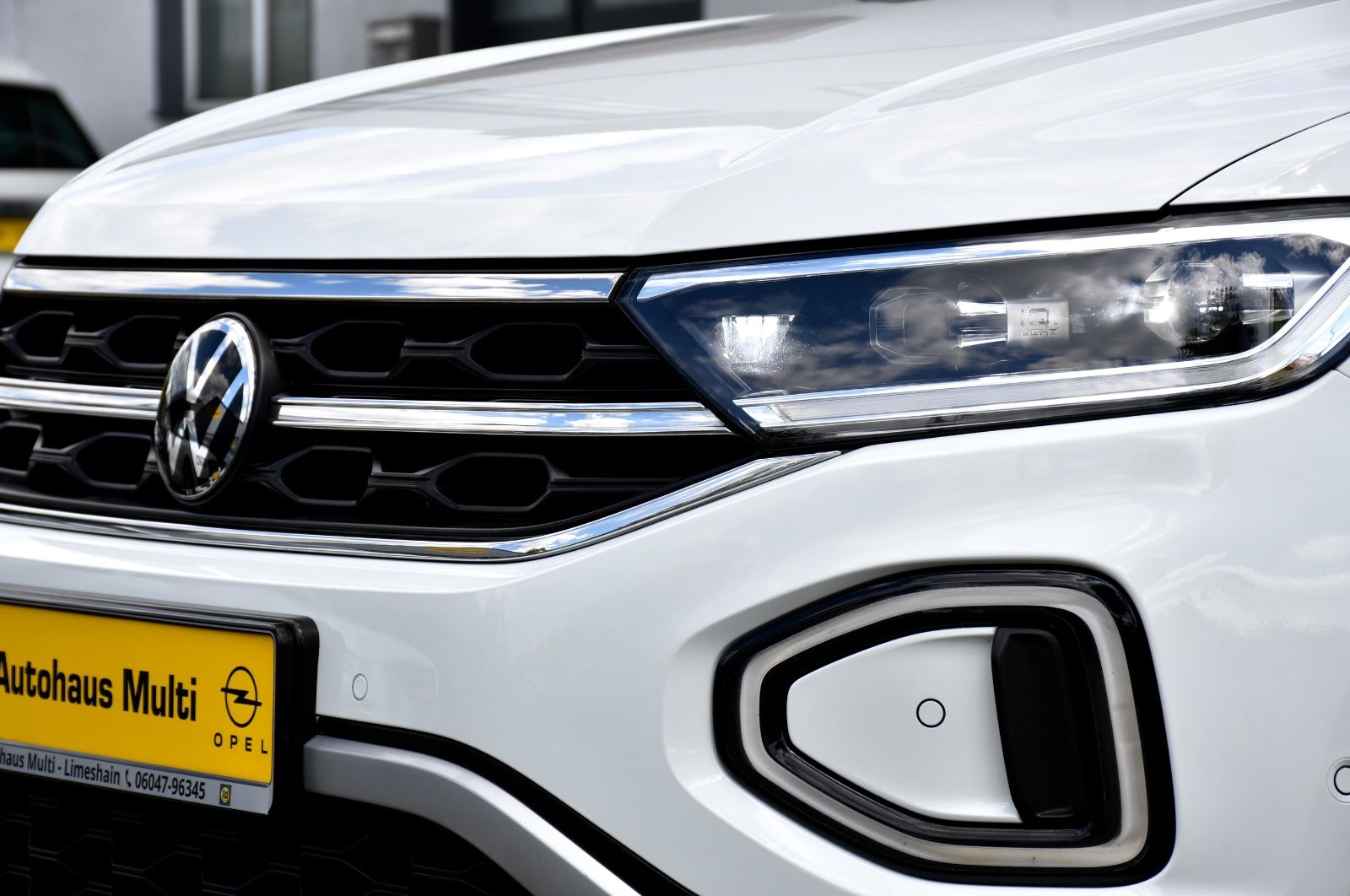 Volkswagen T-Roc Style - Samsaru's Car Outlet