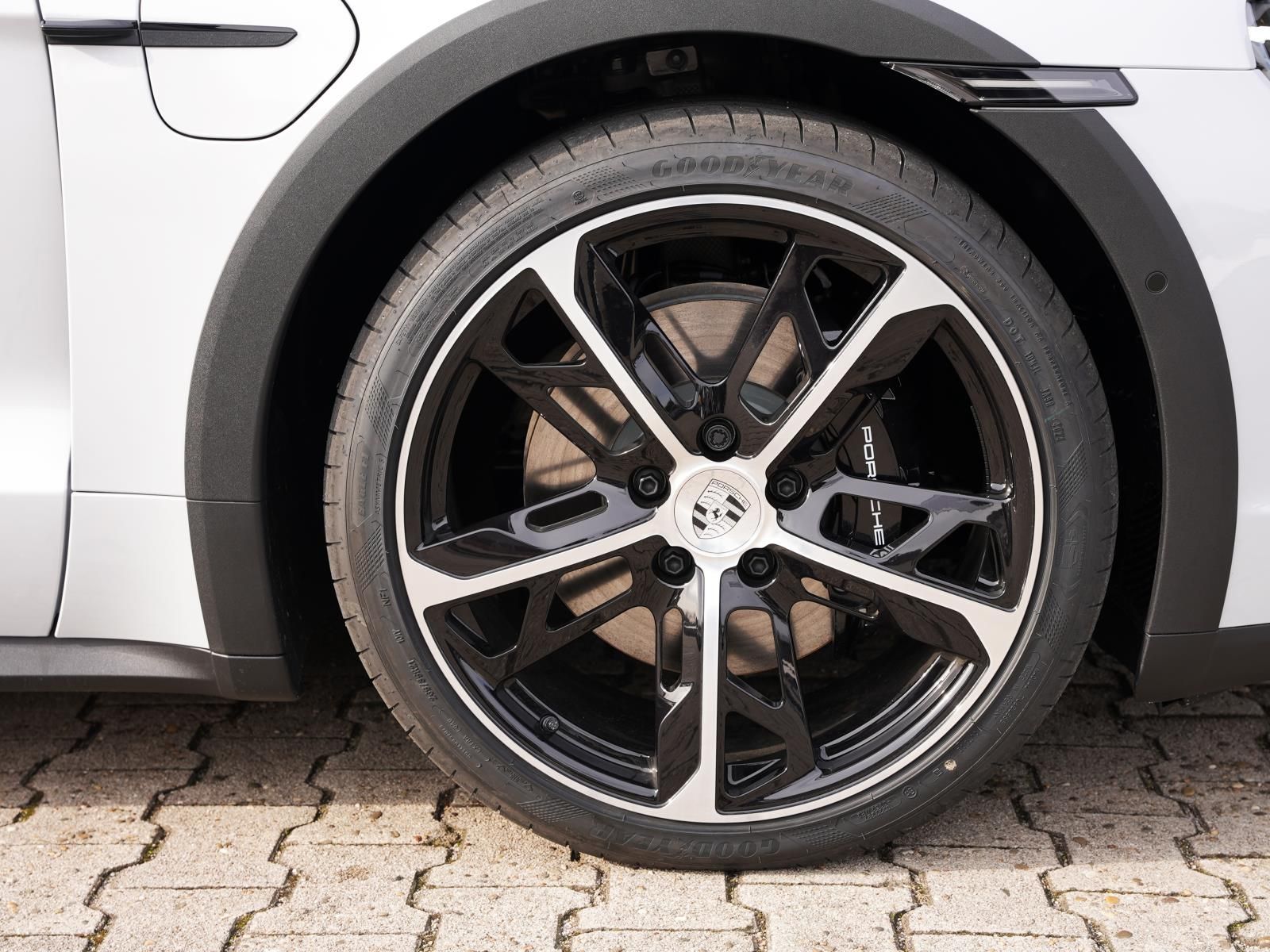 Porsche Taycan 4S Cross Turismo InnoDrive Surround-View